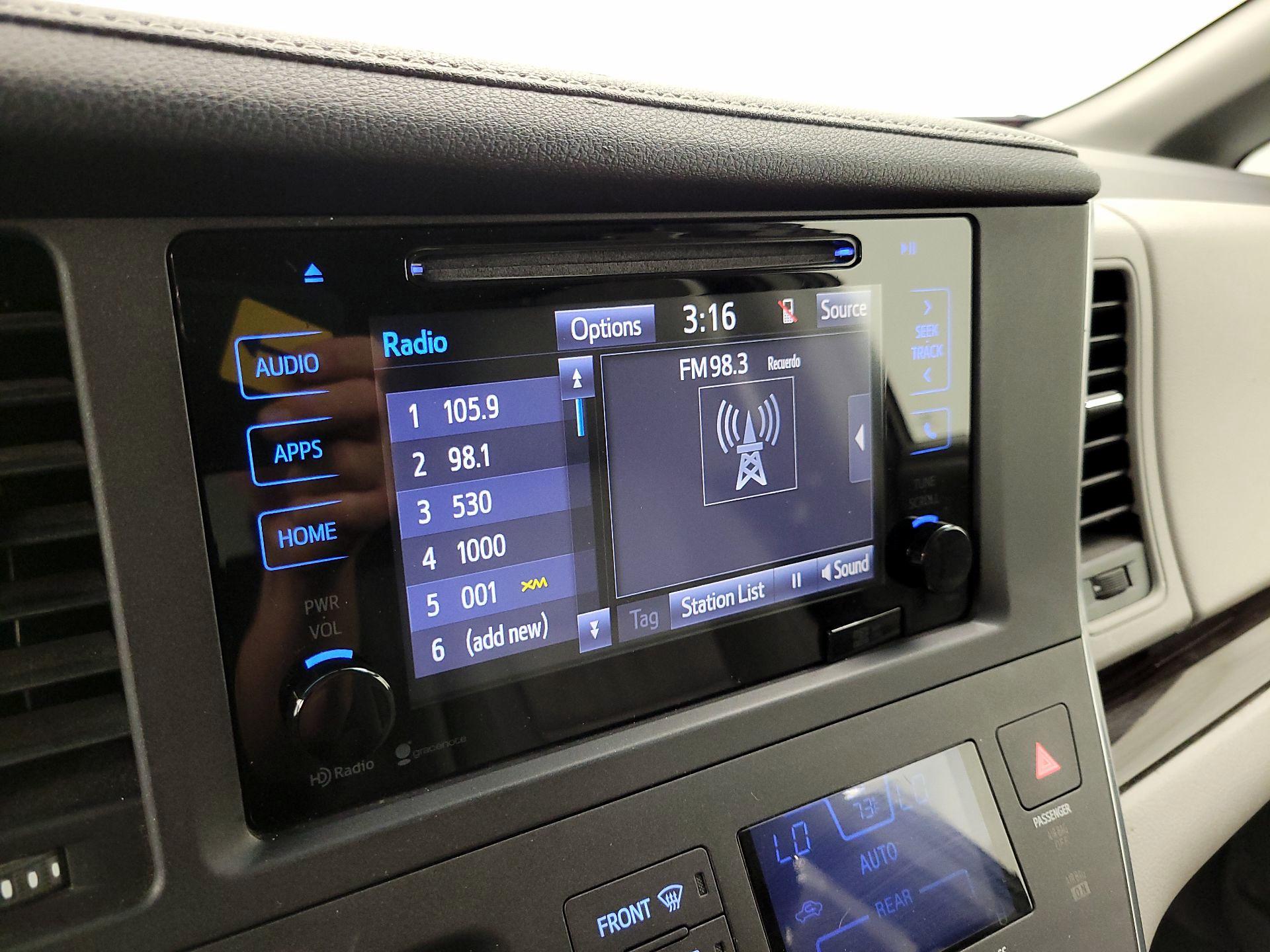 Thumbnail: 2015 Toyota Sienna - 15