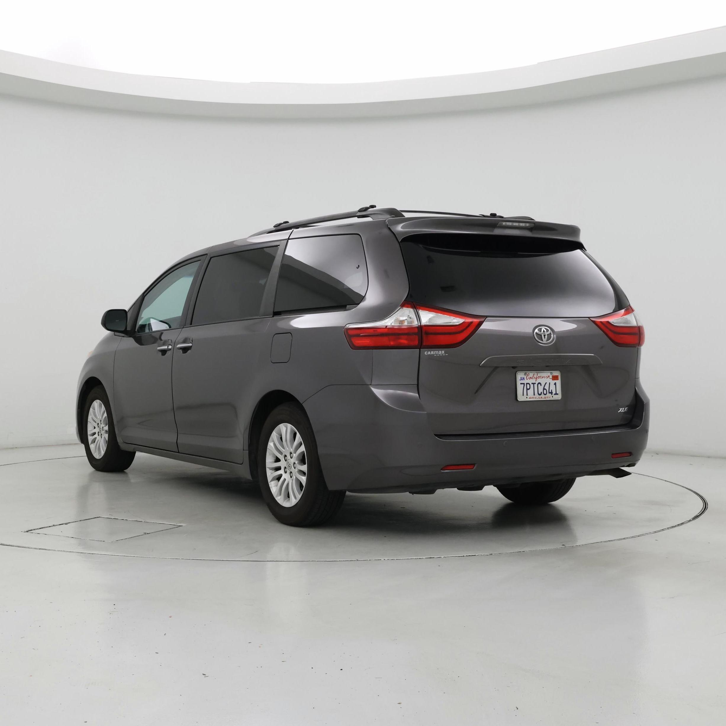 Thumbnail: 2015 Toyota Sienna - 2