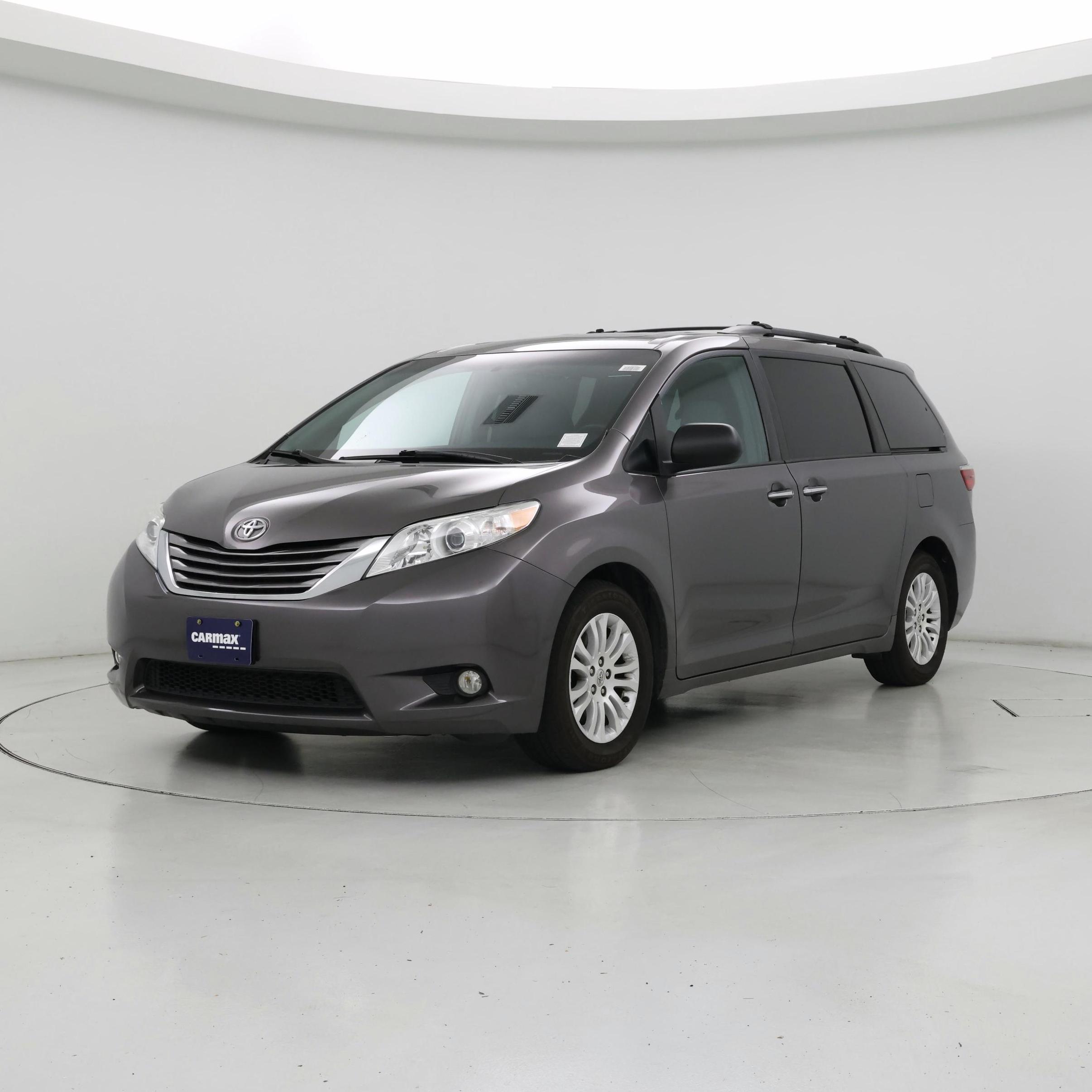 Thumbnail: 2015 Toyota Sienna - 4