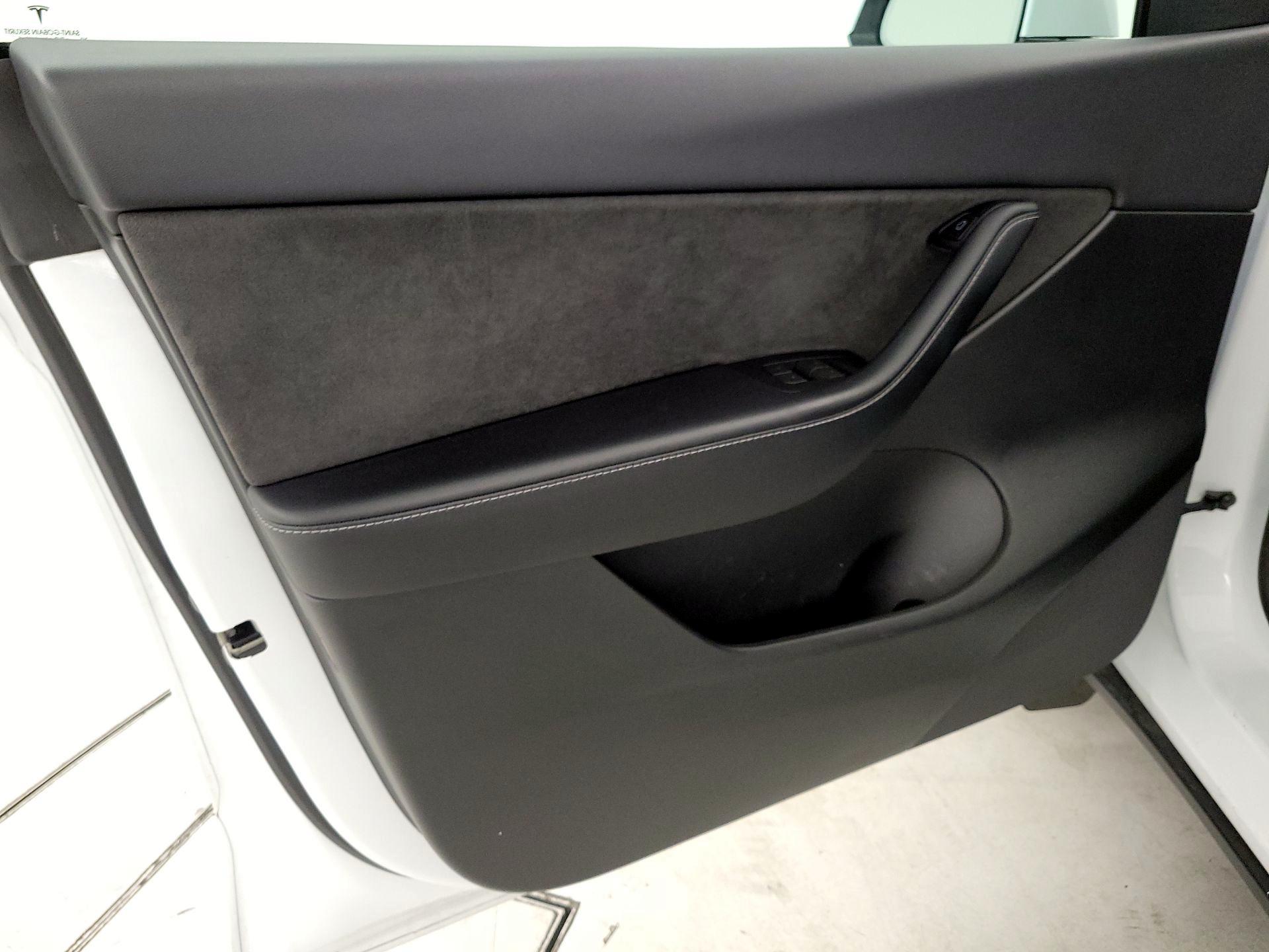Thumbnail: 2022 Tesla Model Y - 12