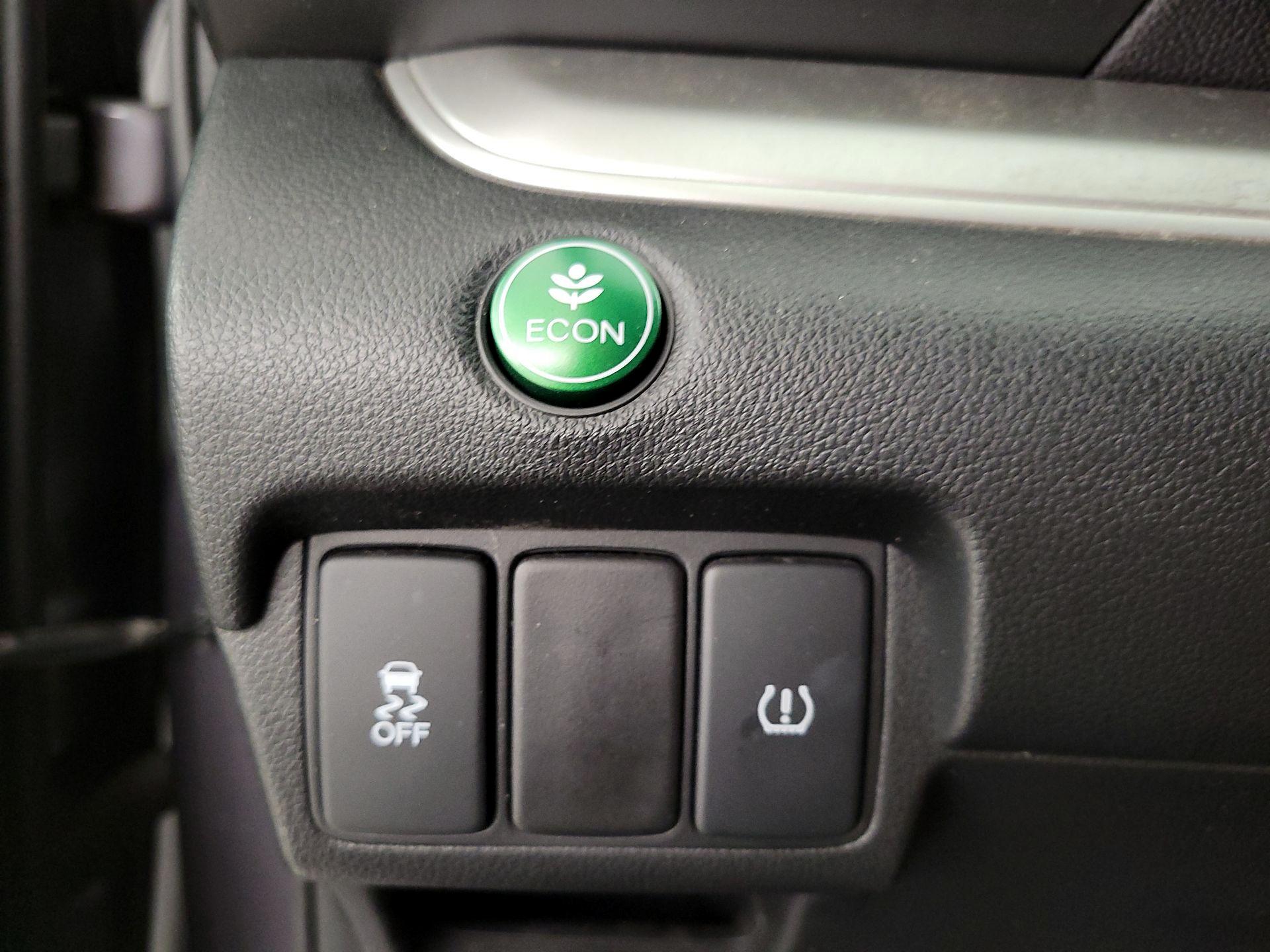 Thumbnail: 2016 Honda CR-V - 13