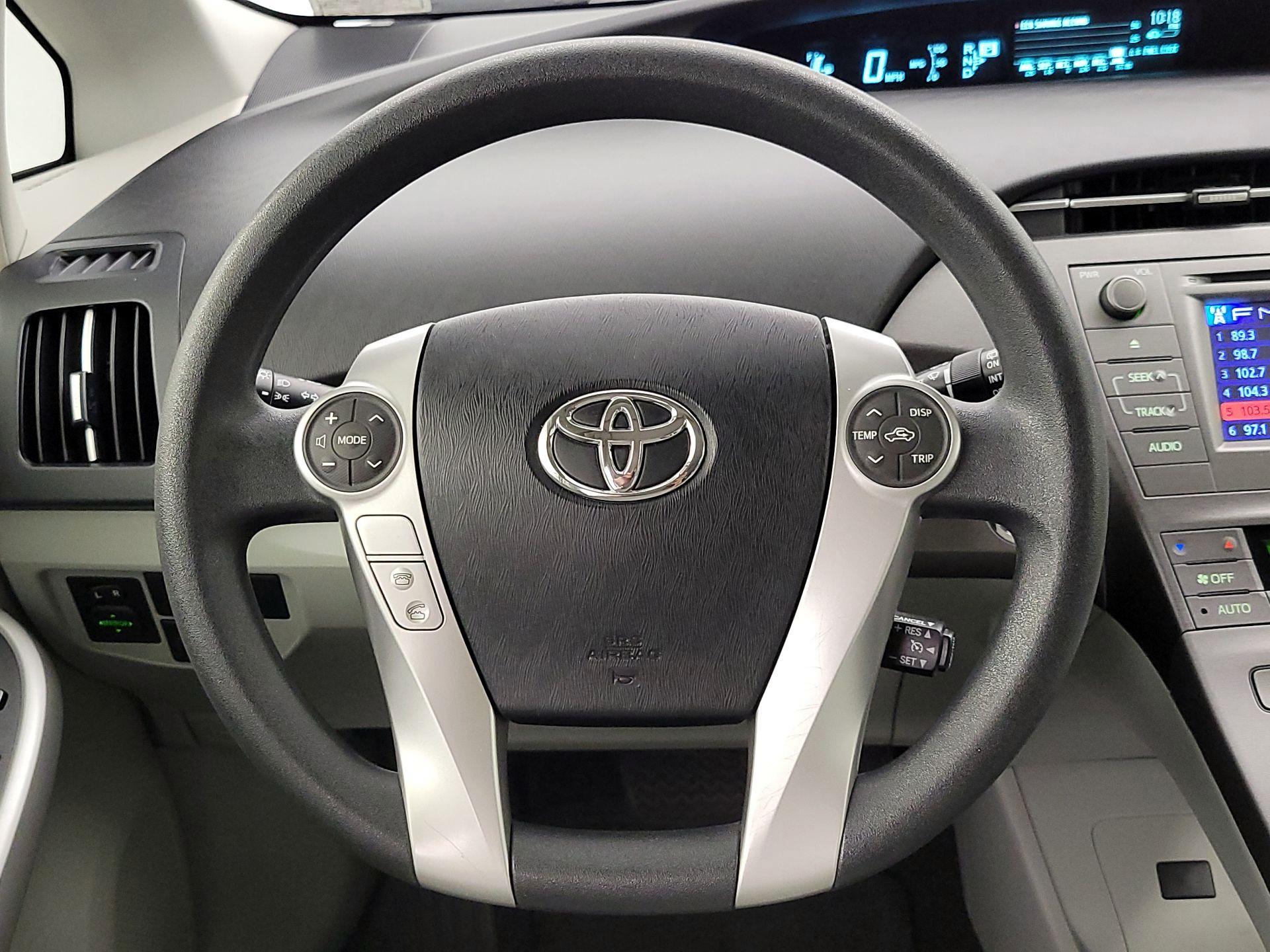 Thumbnail: 2013 Toyota Prius - 10