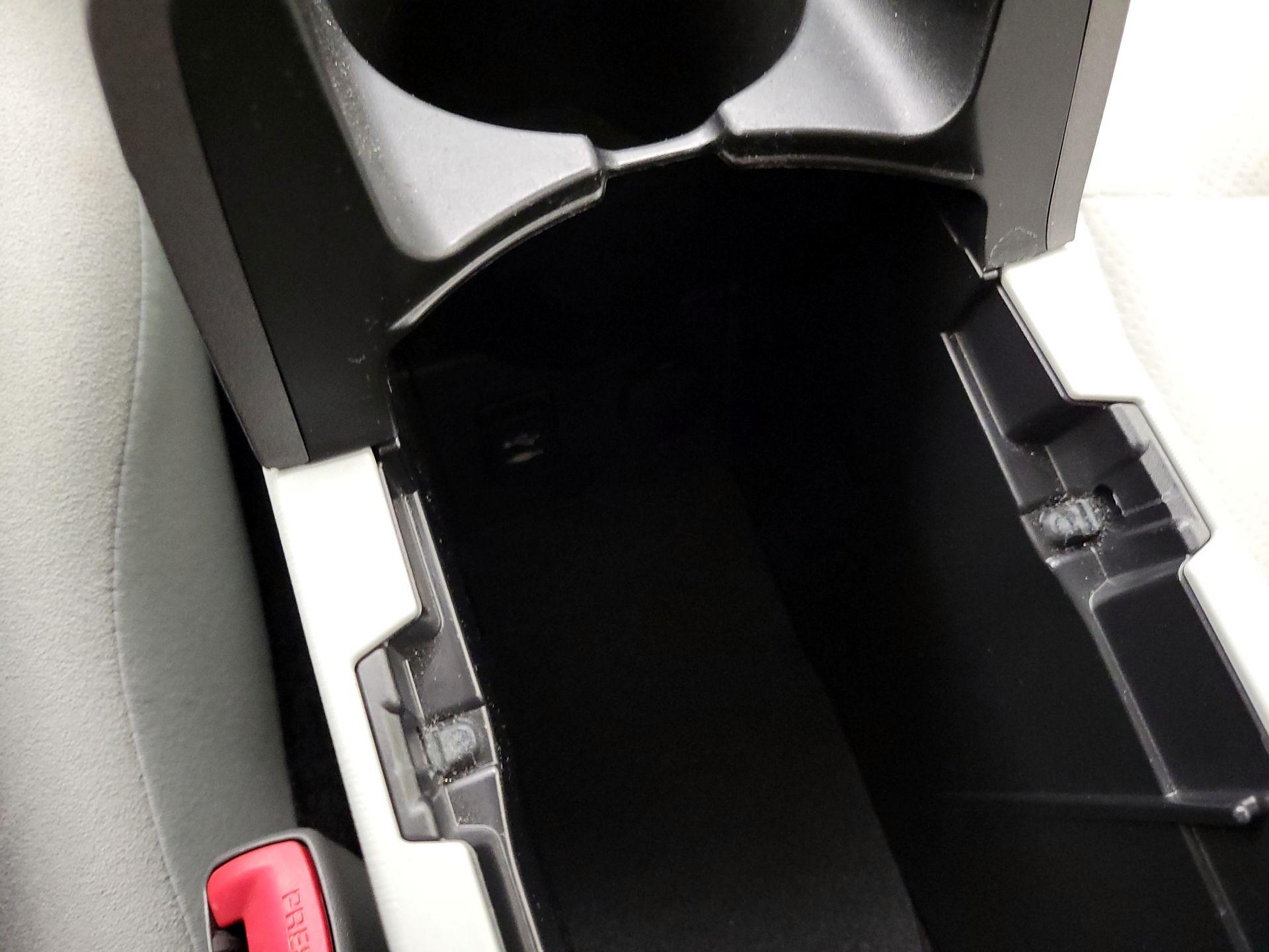 Thumbnail: 2013 Toyota Prius - 18