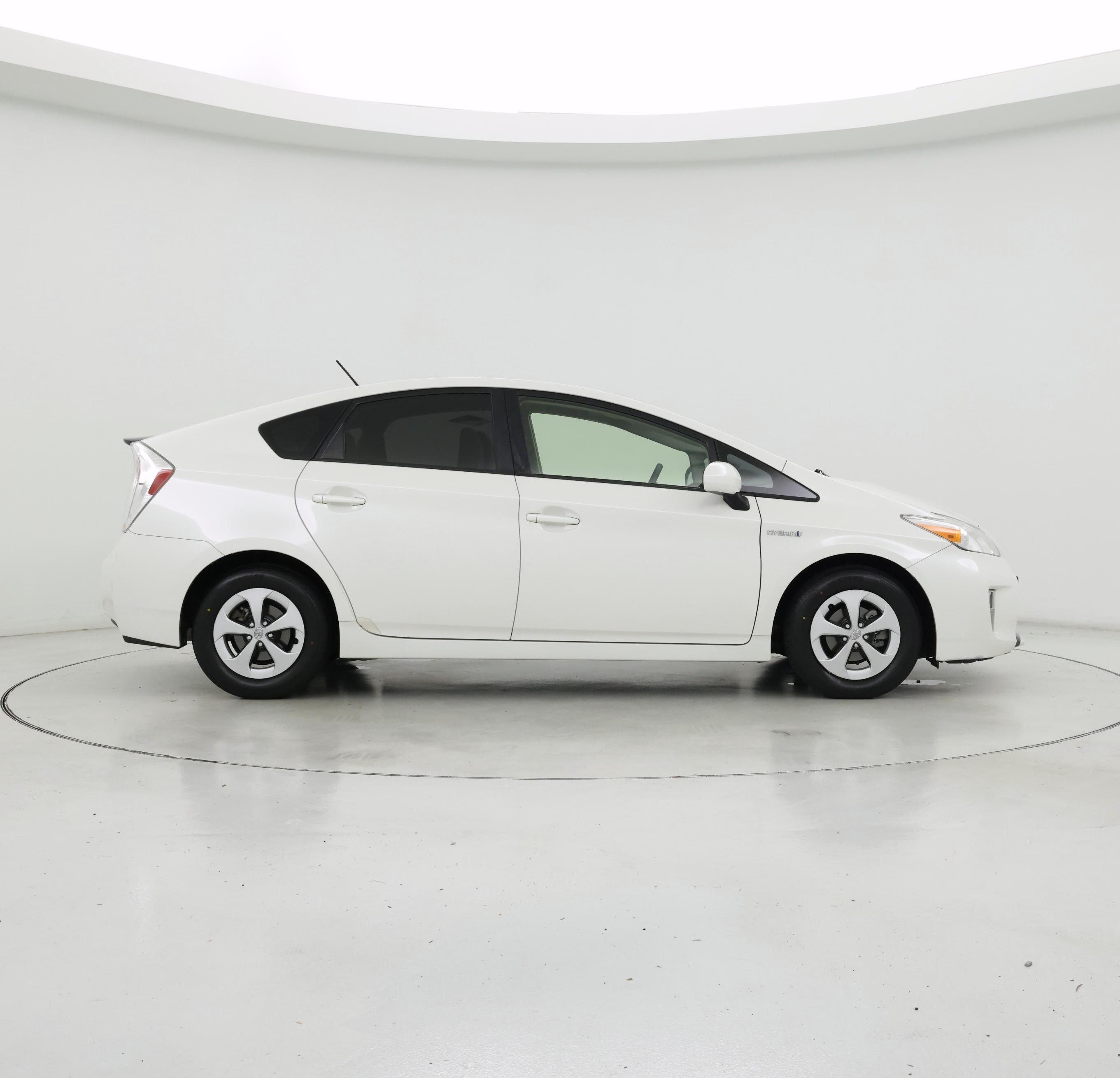 Thumbnail: 2013 Toyota Prius - 7