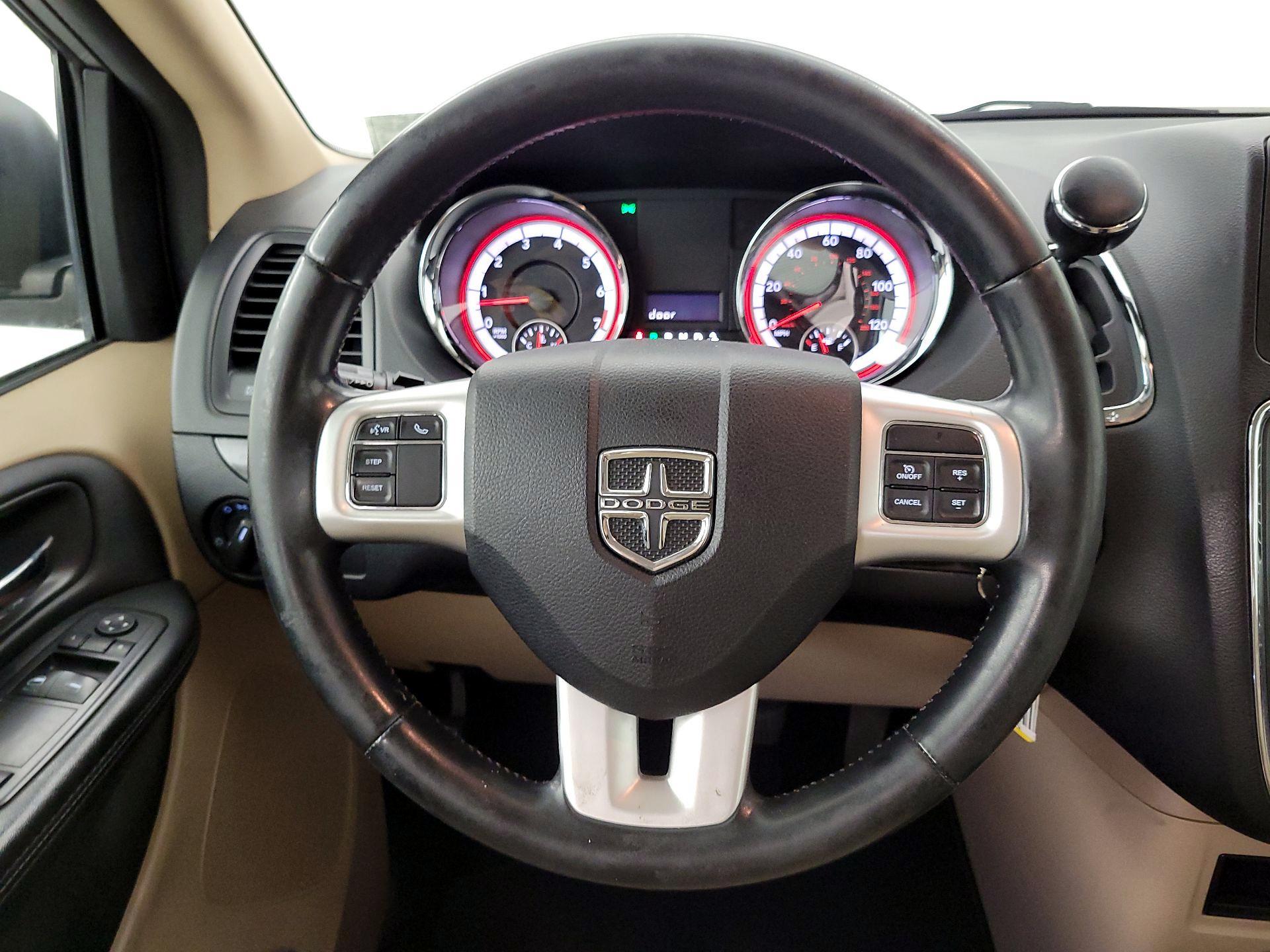 Thumbnail: 2016 Dodge Grand Caravan - 10