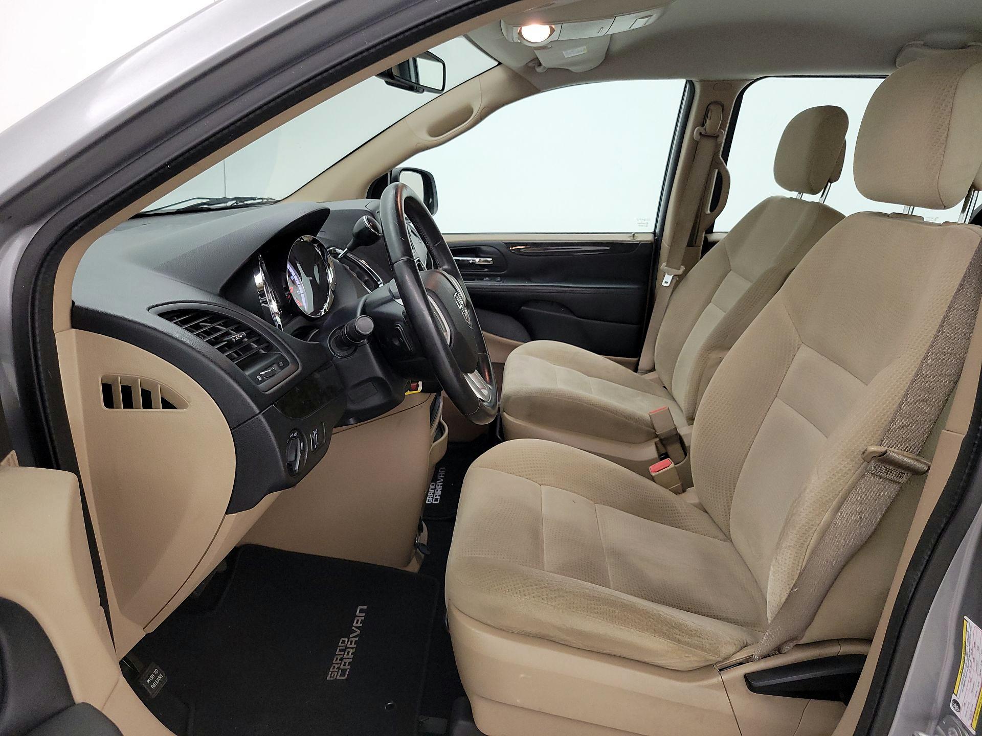 Thumbnail: 2016 Dodge Grand Caravan - 11