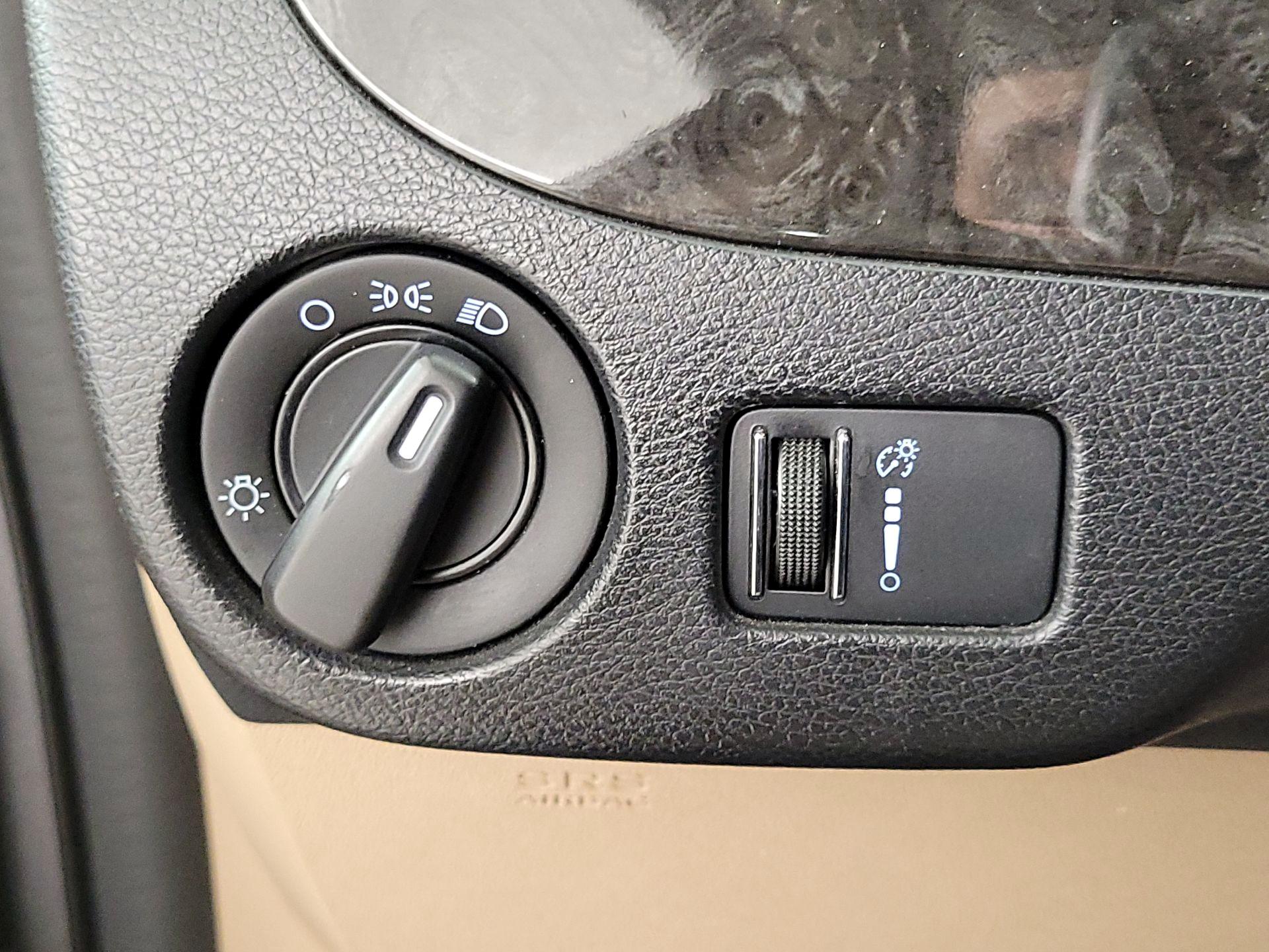 Thumbnail: 2016 Dodge Grand Caravan - 13