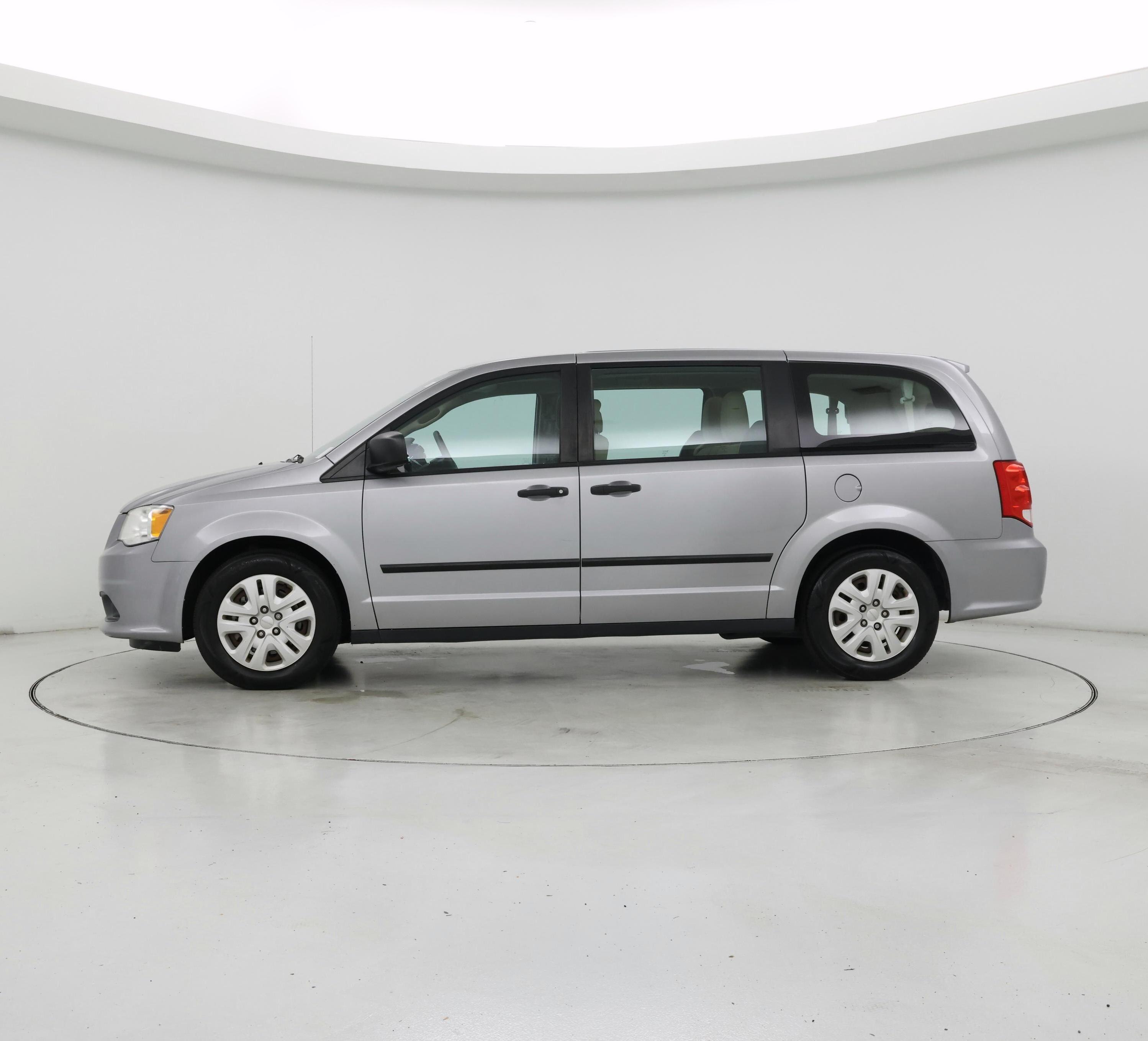 Thumbnail: 2016 Dodge Grand Caravan - 3
