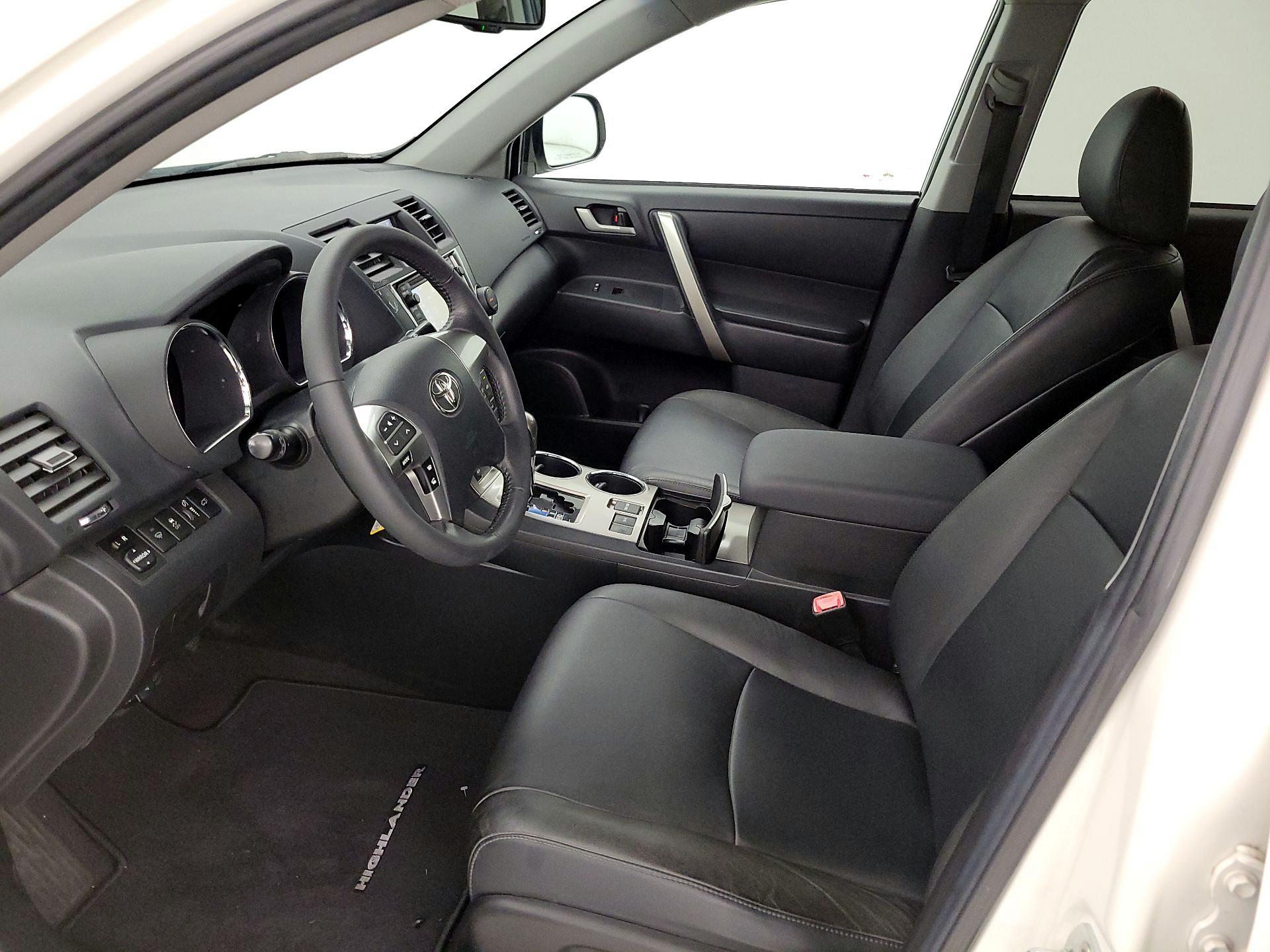 Thumbnail: 2013 Toyota Highlander - 11