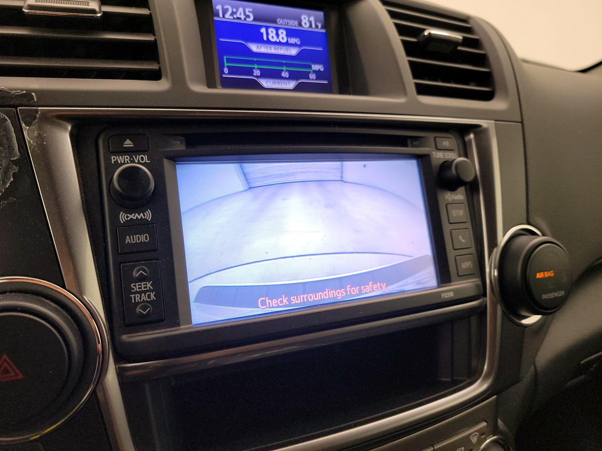 Thumbnail: 2013 Toyota Highlander - 14