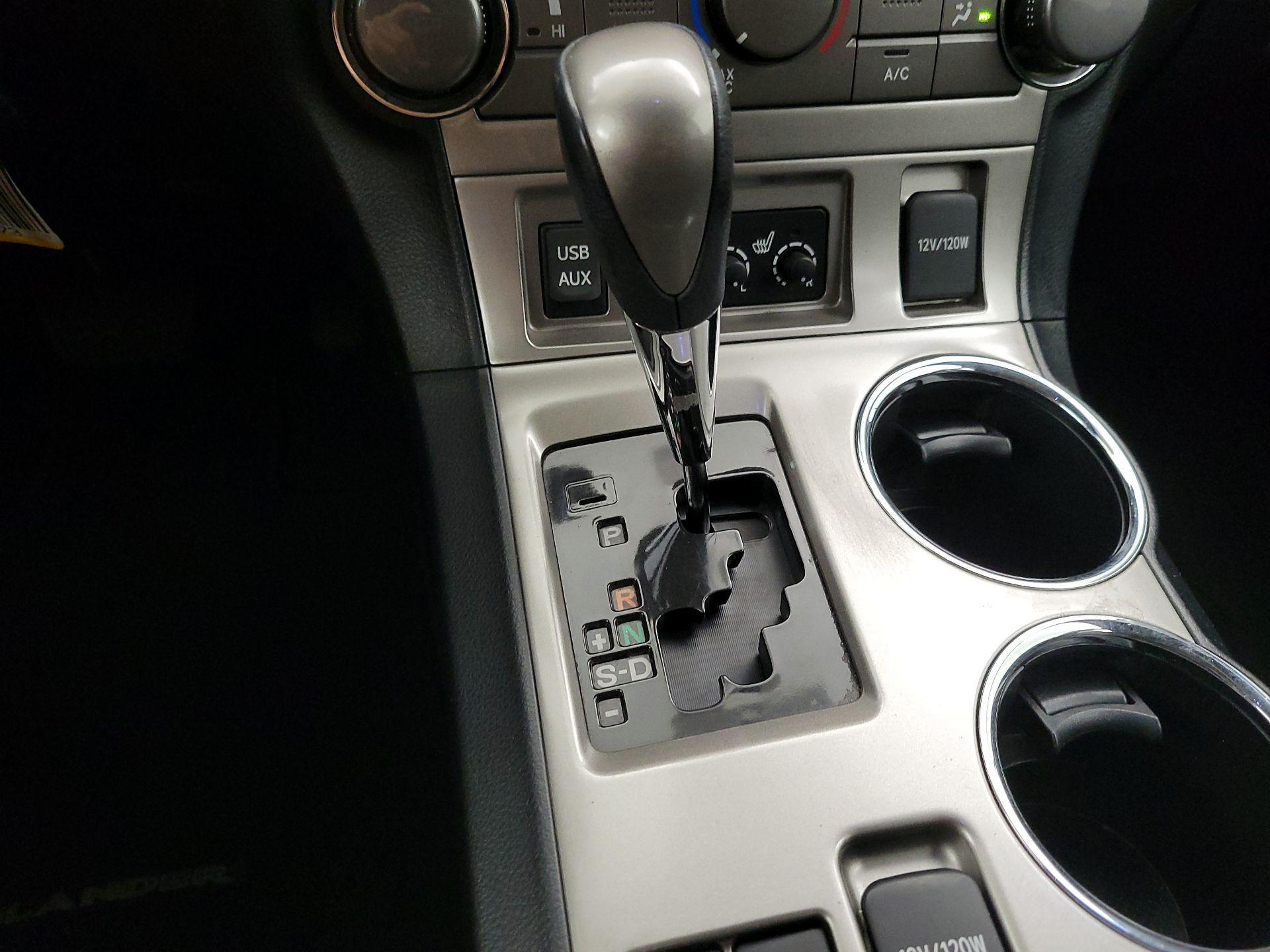 Thumbnail: 2013 Toyota Highlander - 17