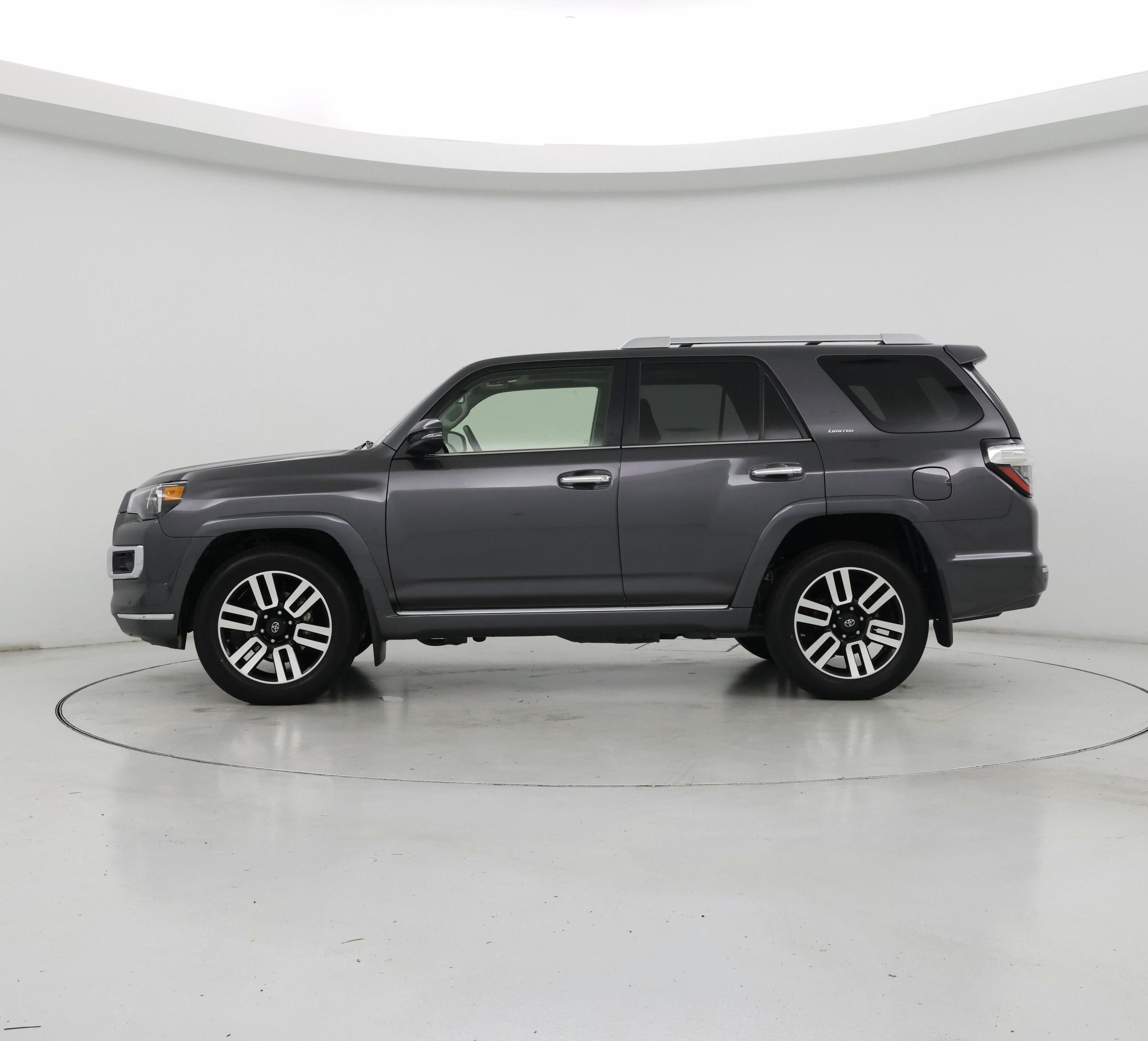 Thumbnail: 2018 Toyota 4Runner - 3