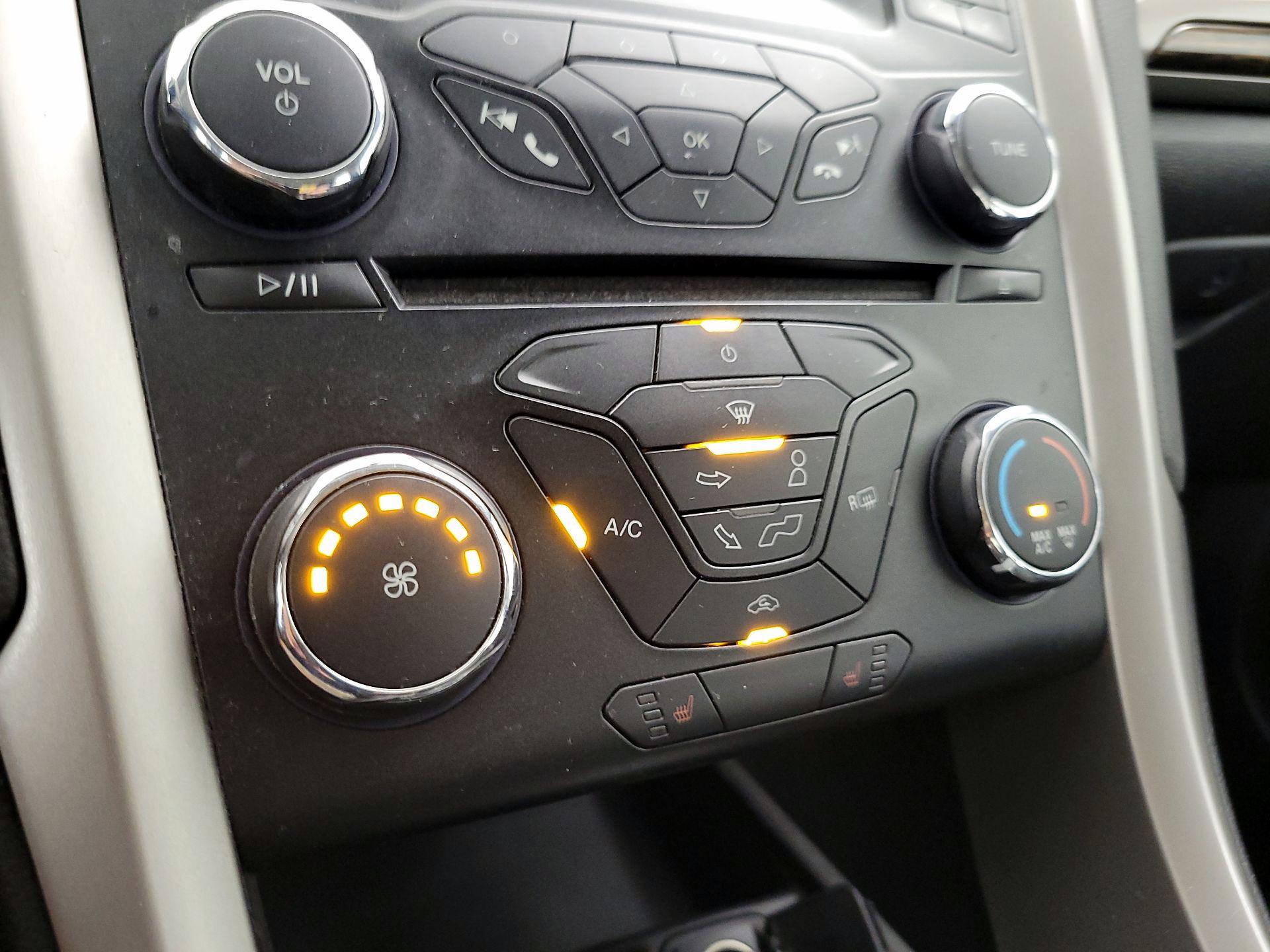 Thumbnail: 2014 Ford Fusion - 15