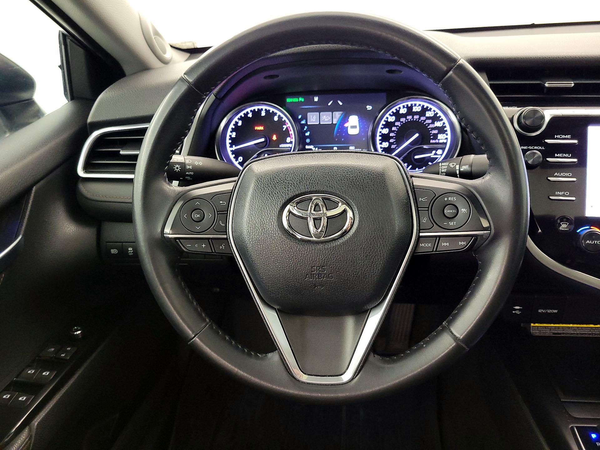 Thumbnail: 2018 Toyota Camry - 10