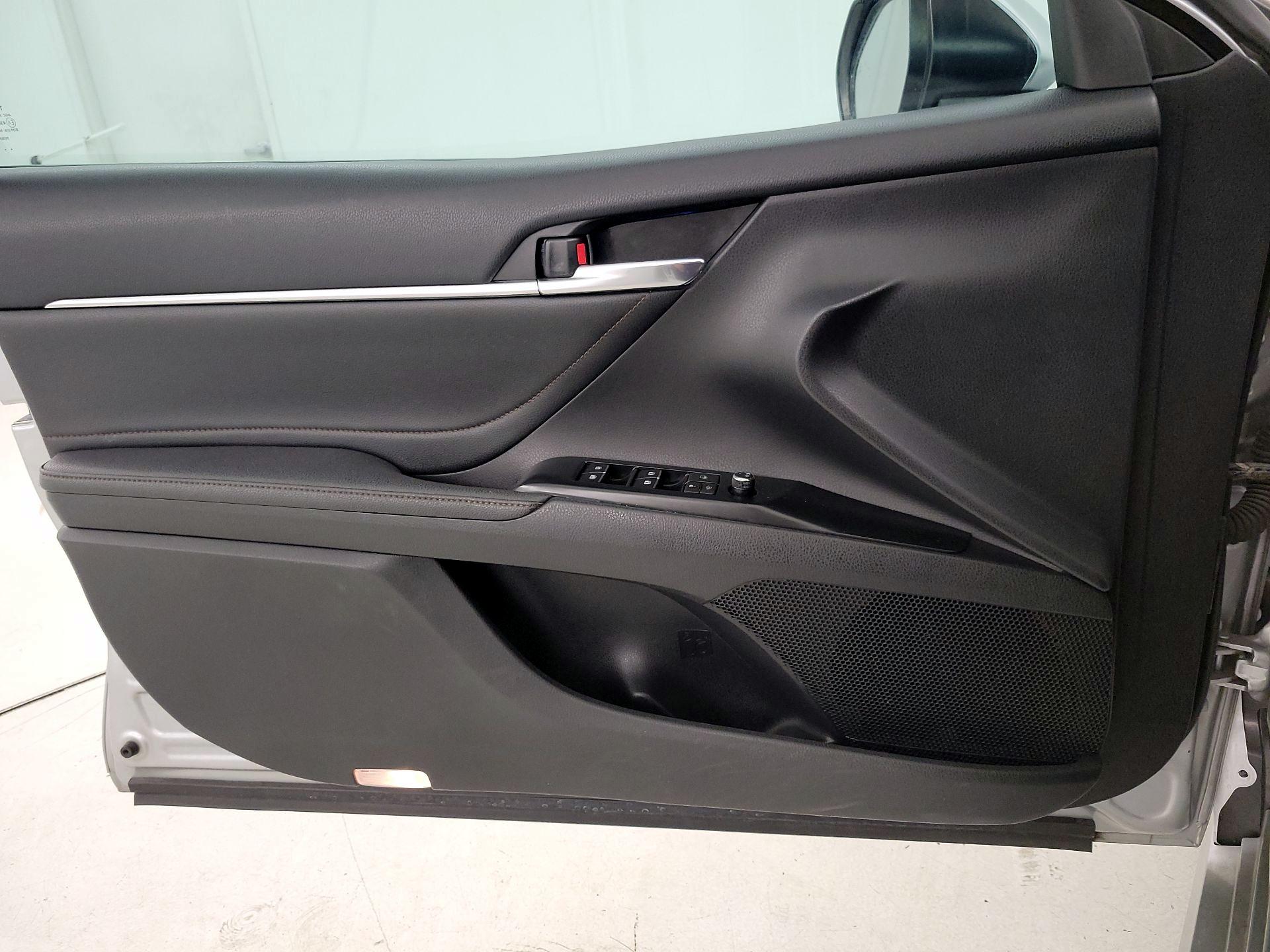 Thumbnail: 2018 Toyota Camry - 12