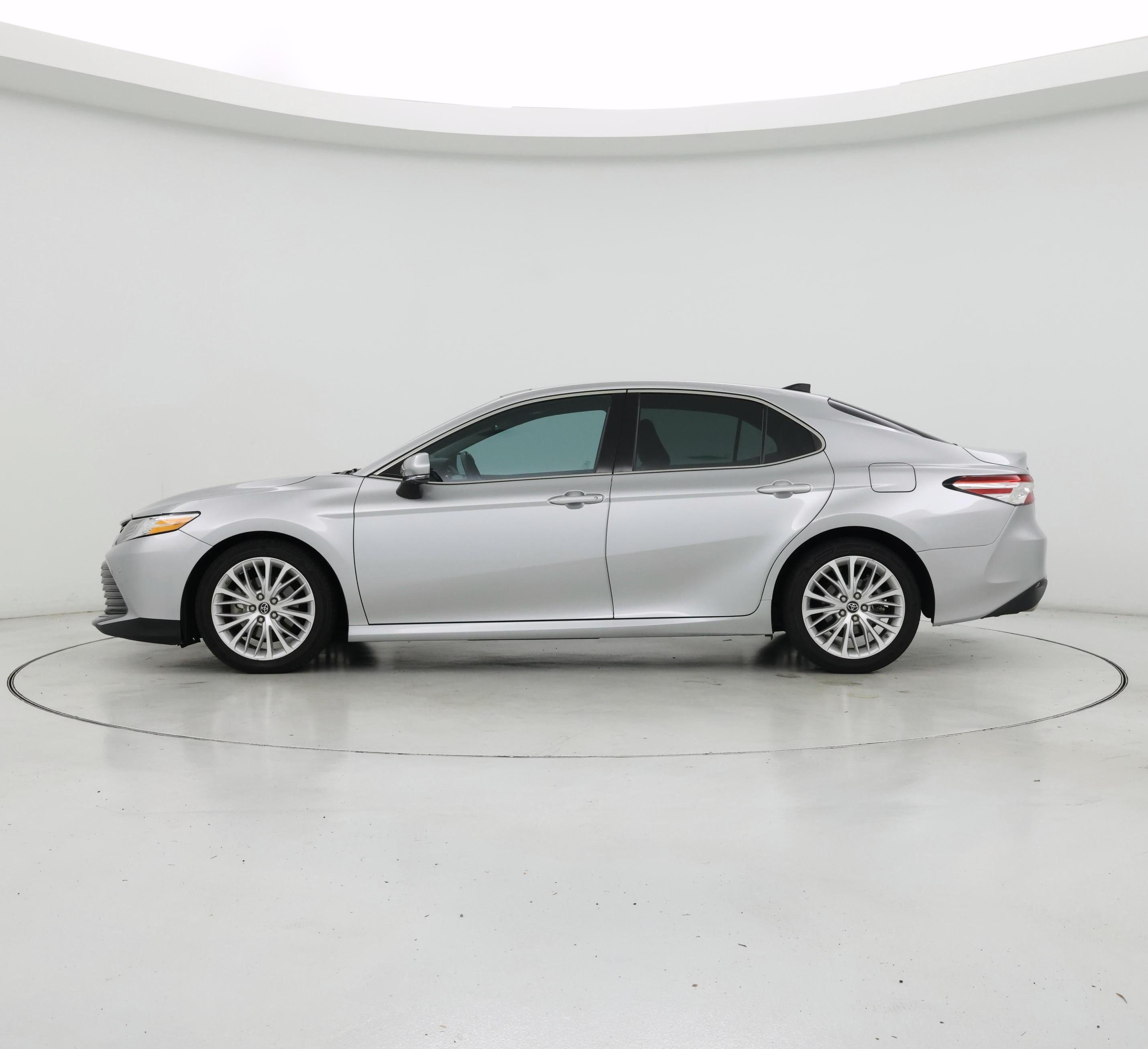 Thumbnail: 2018 Toyota Camry - 3