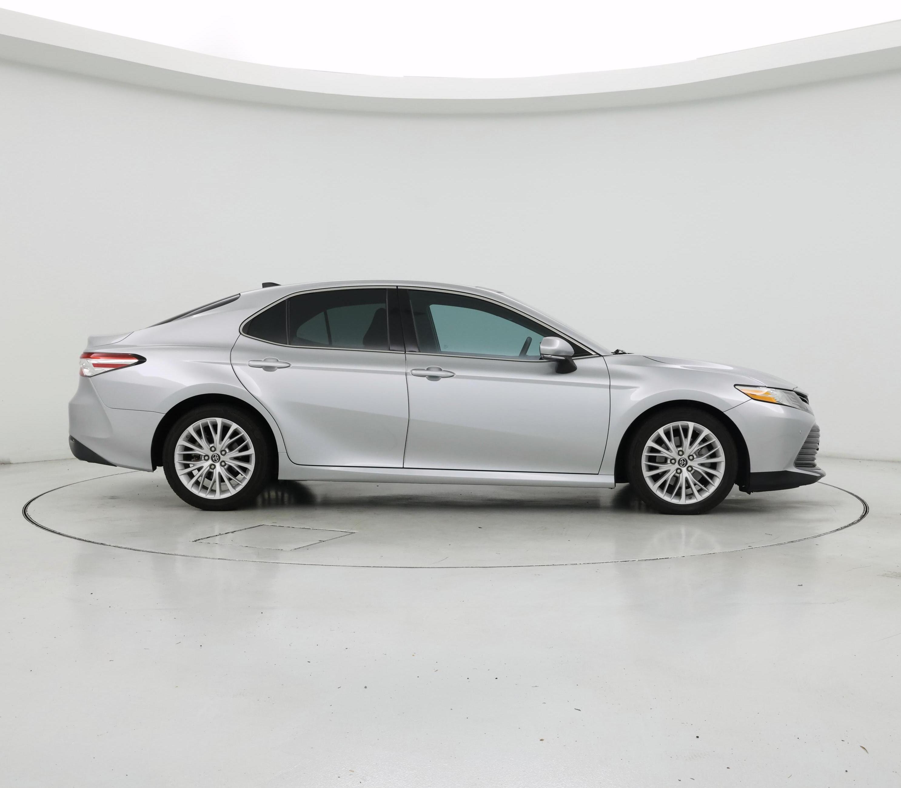 Thumbnail: 2018 Toyota Camry - 7