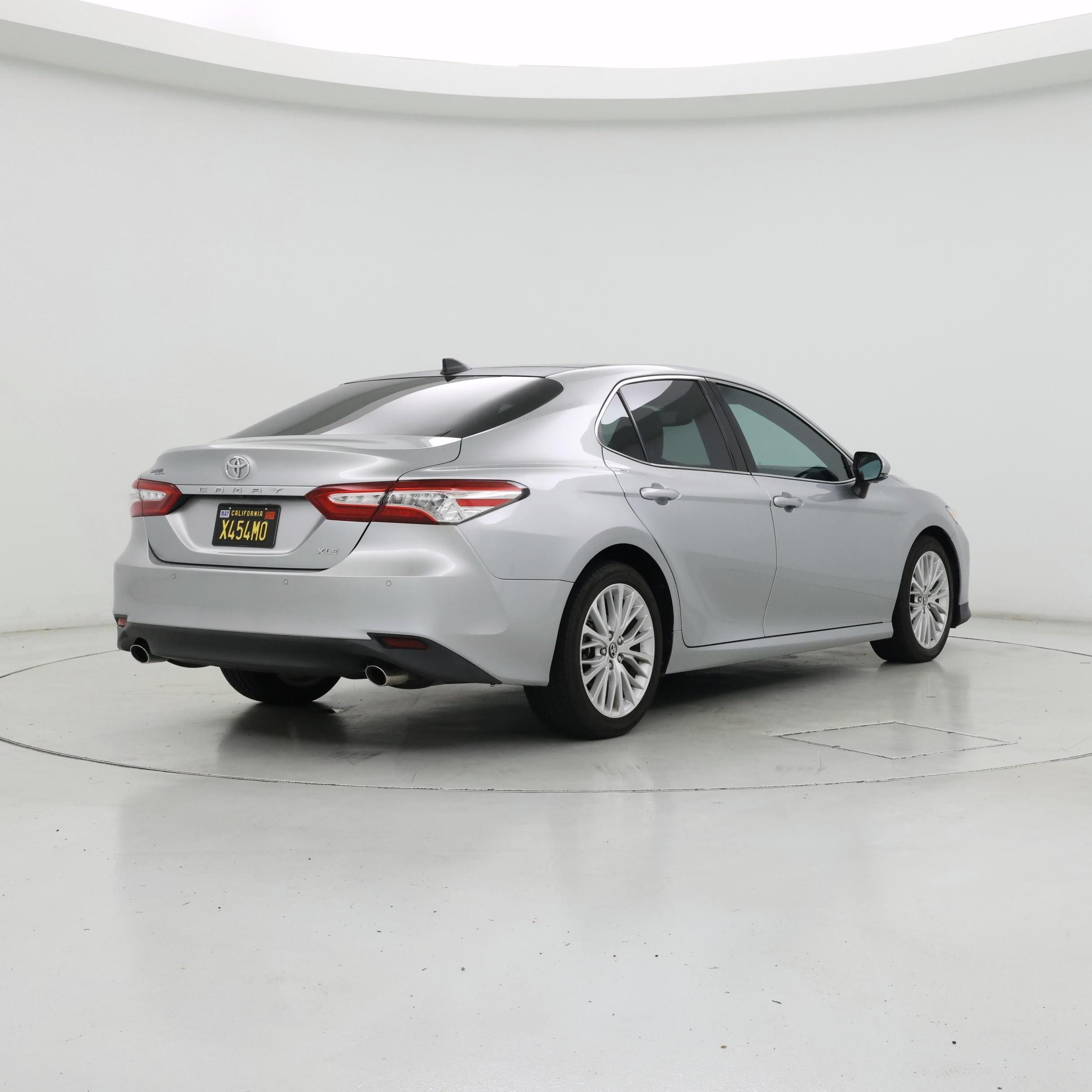 Thumbnail: 2018 Toyota Camry - 8
