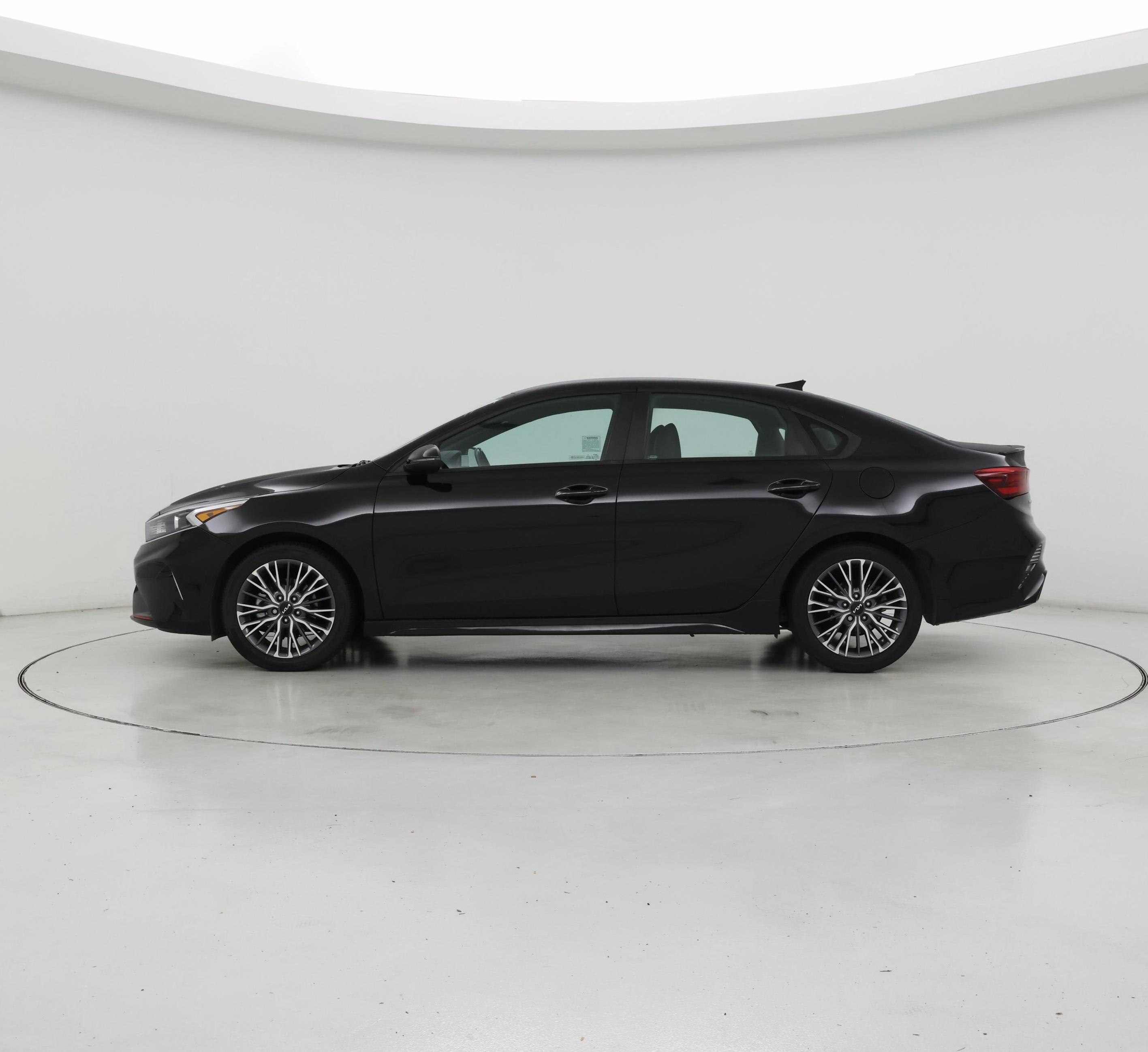 Thumbnail: 2023 Kia Forte - 3