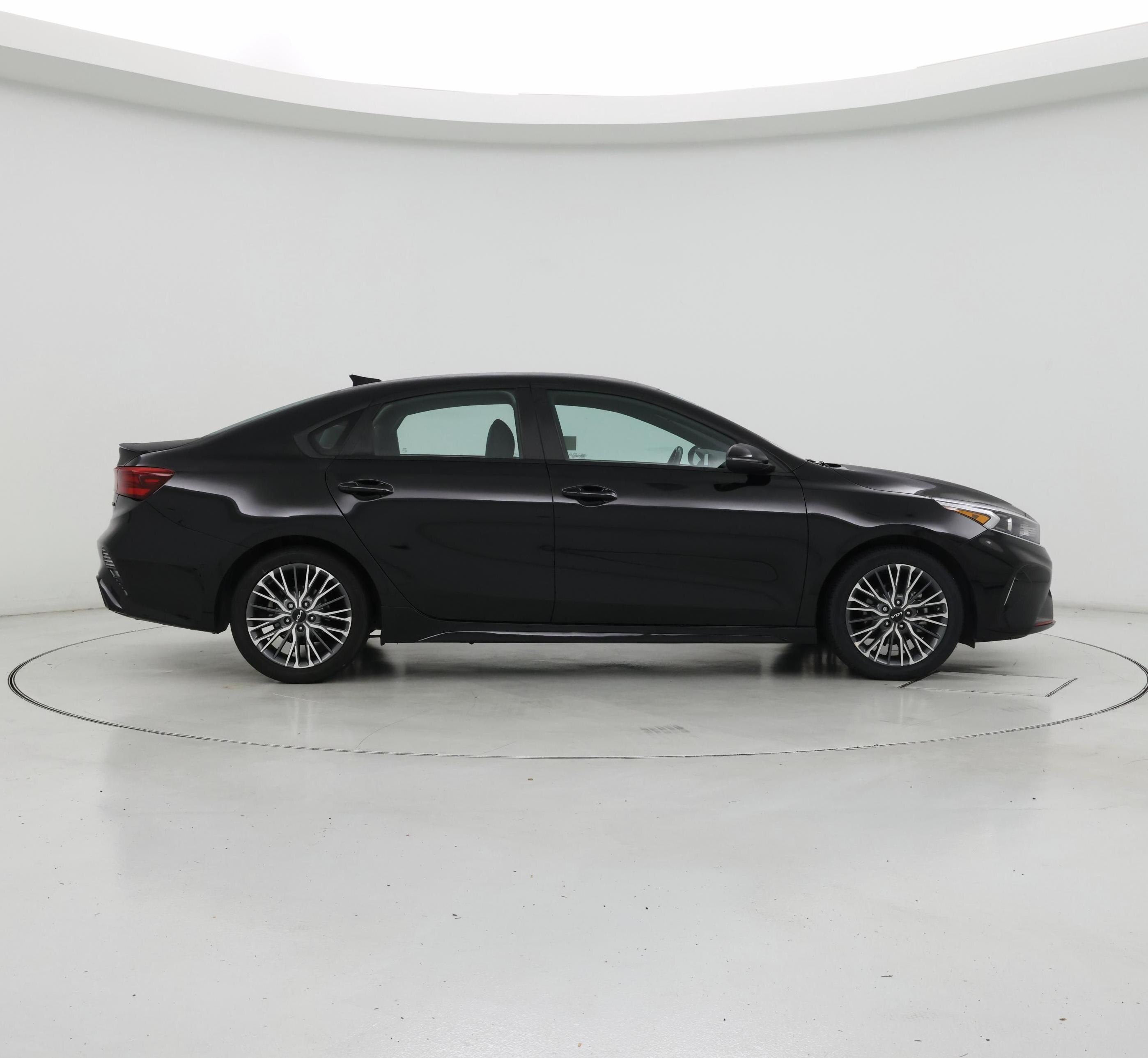 Thumbnail: 2023 Kia Forte - 7