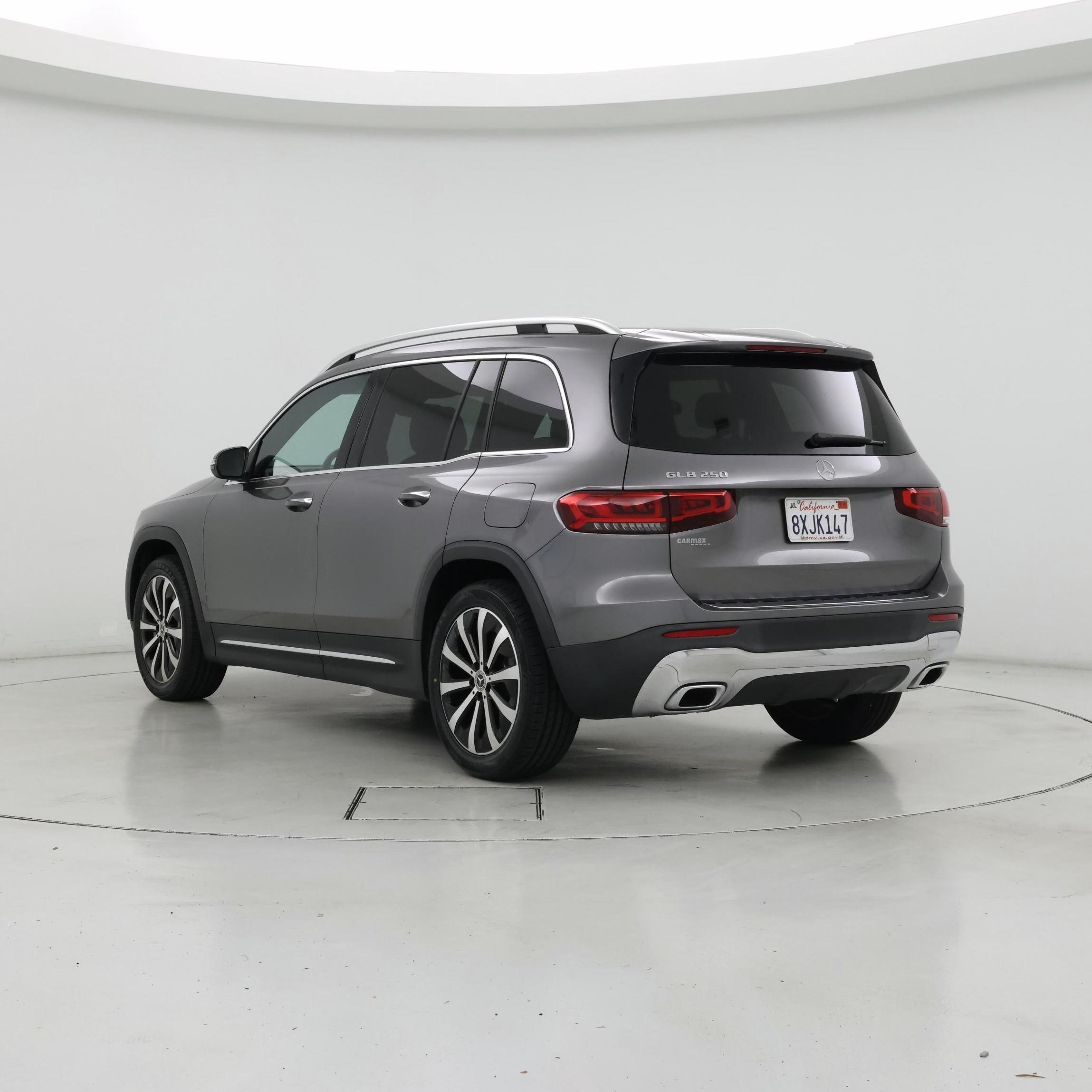 Thumbnail: 2021 Mercedes-Benz GLB - 2