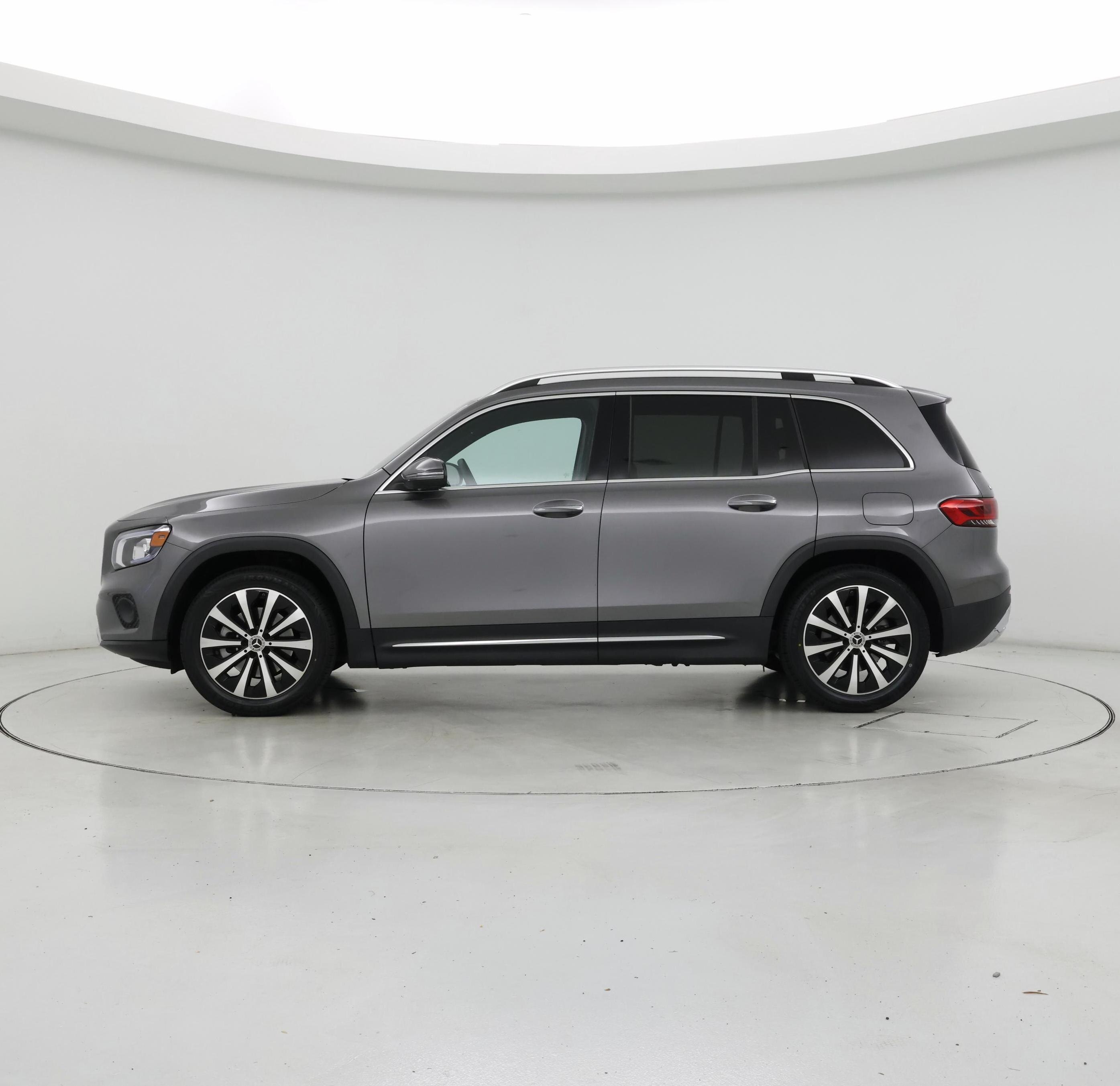 Thumbnail: 2021 Mercedes-Benz GLB - 3