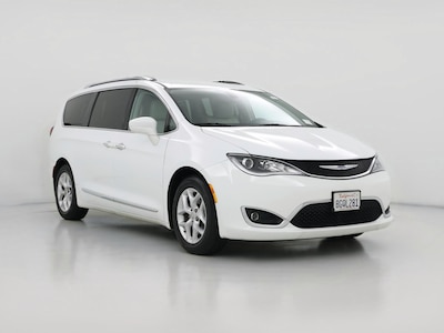 White 2018 Chrysler Pacifica Touring L