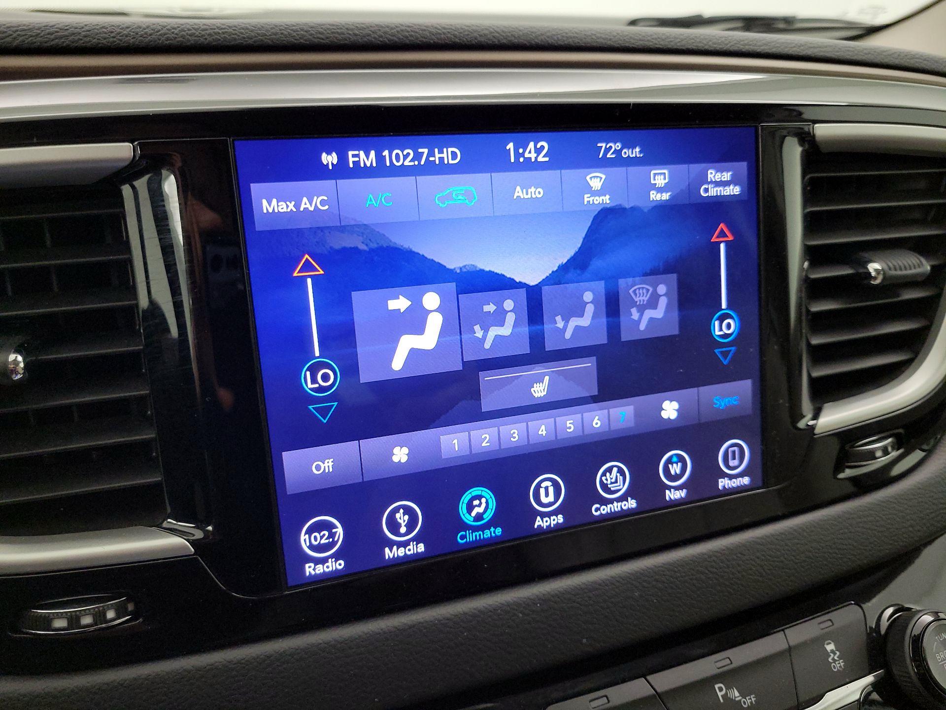 Thumbnail: 2018 Chrysler Pacifica - 17