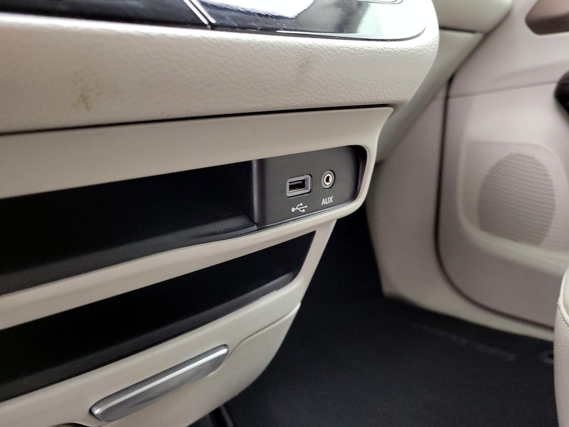 Thumbnail: 2018 Chrysler Pacifica - 19
