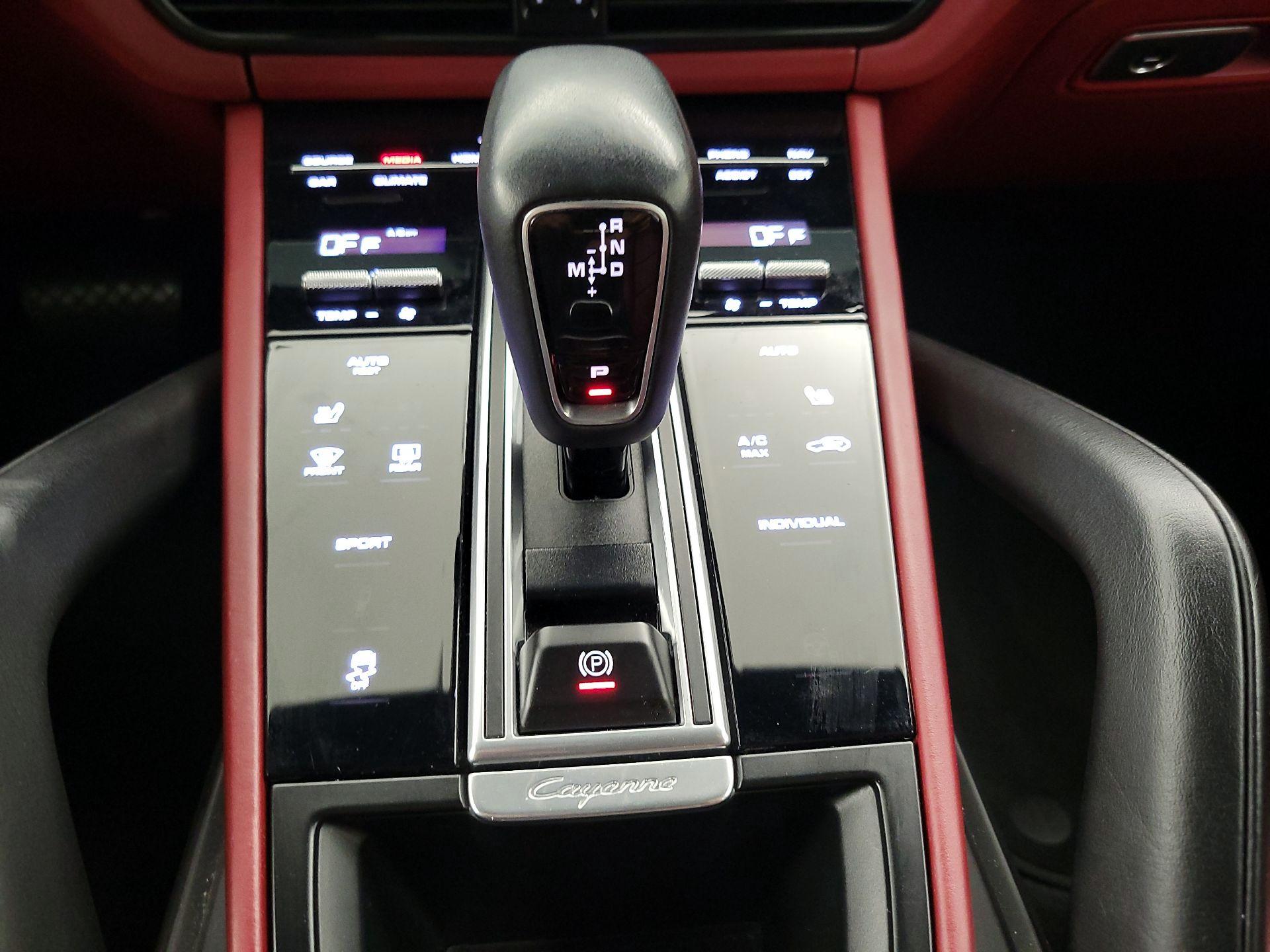 Thumbnail: 2020 Porsche Cayenne - 18