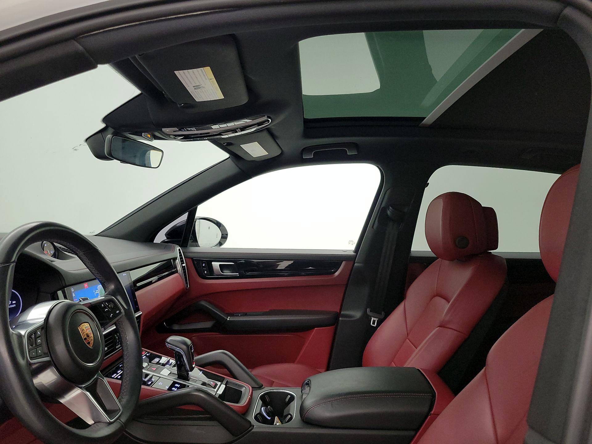 Thumbnail: 2020 Porsche Cayenne - 20