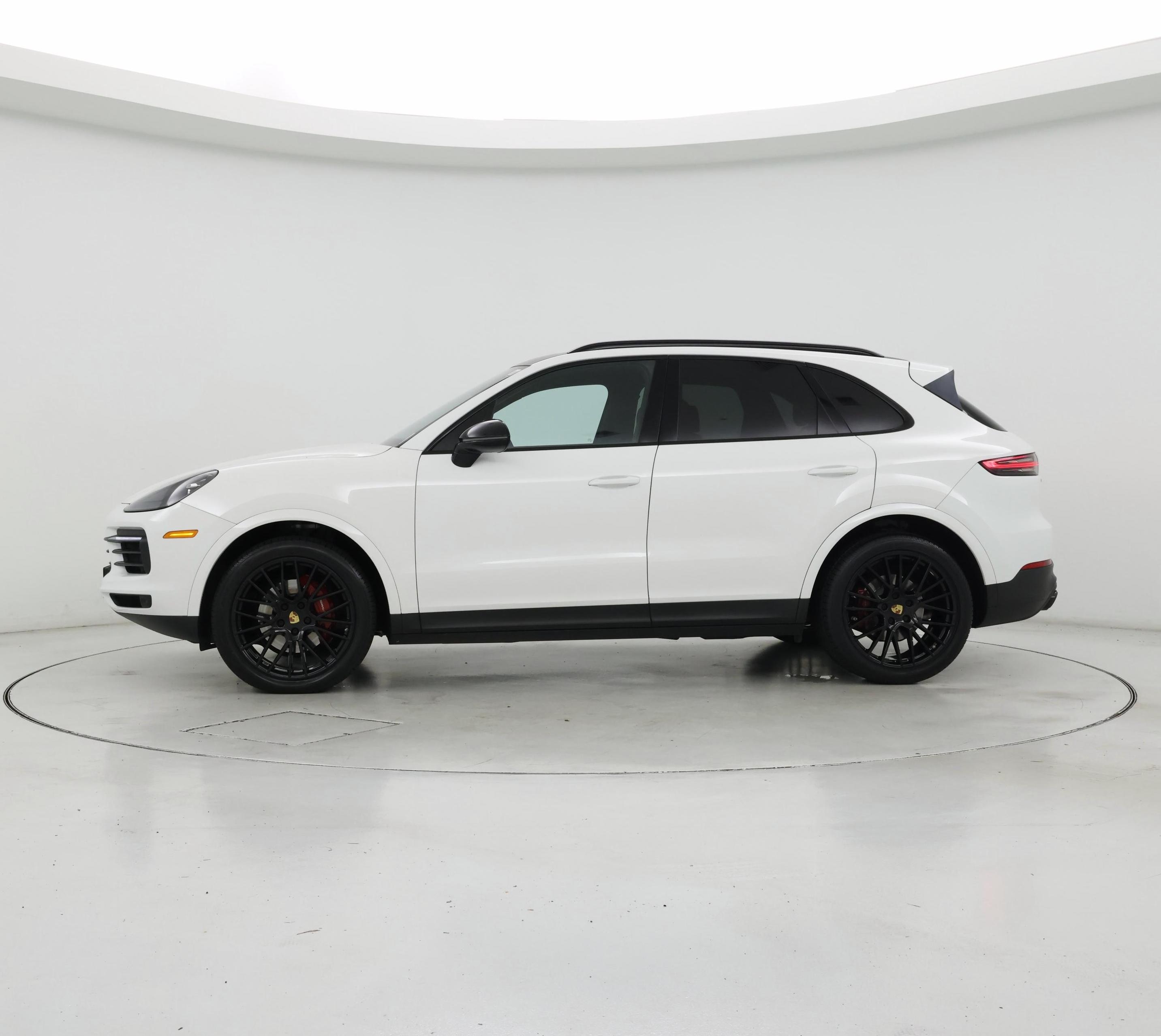 Thumbnail: 2020 Porsche Cayenne - 3