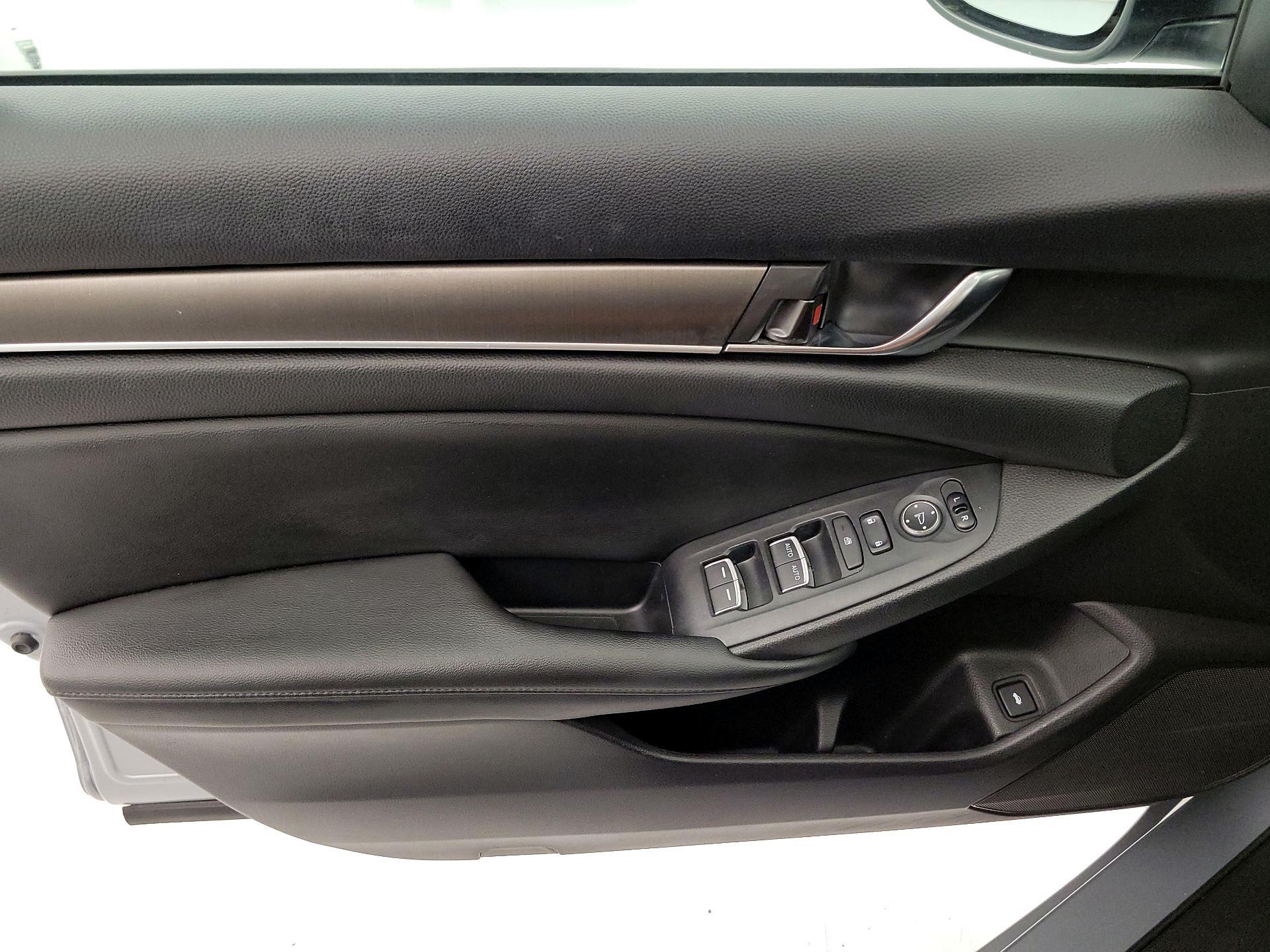Thumbnail: 2019 Honda Accord - 12