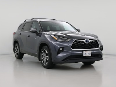 Gray 2021 Toyota Highlander Hybrid XLE