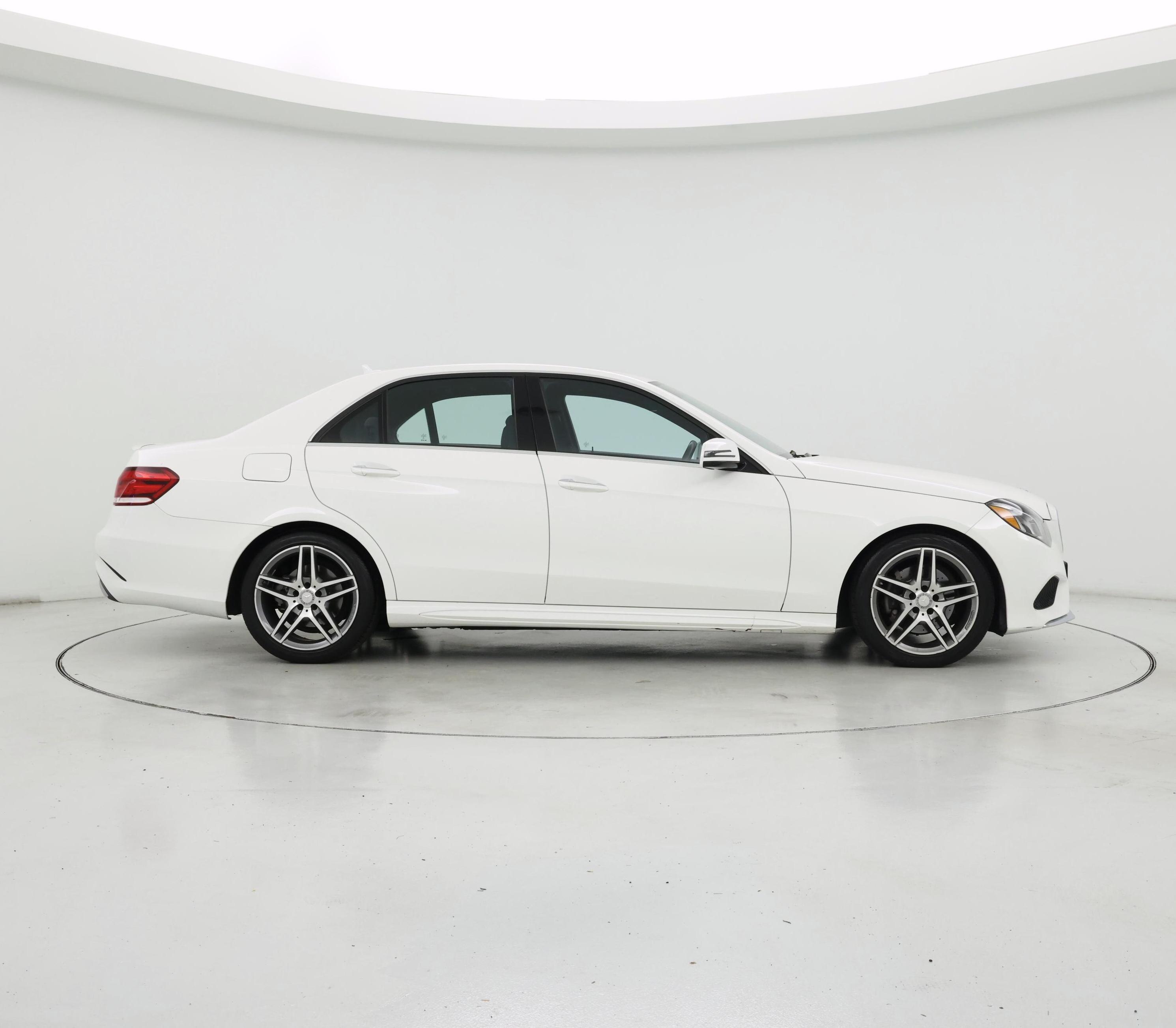 Thumbnail: 2016 Mercedes-Benz E-Class - 7