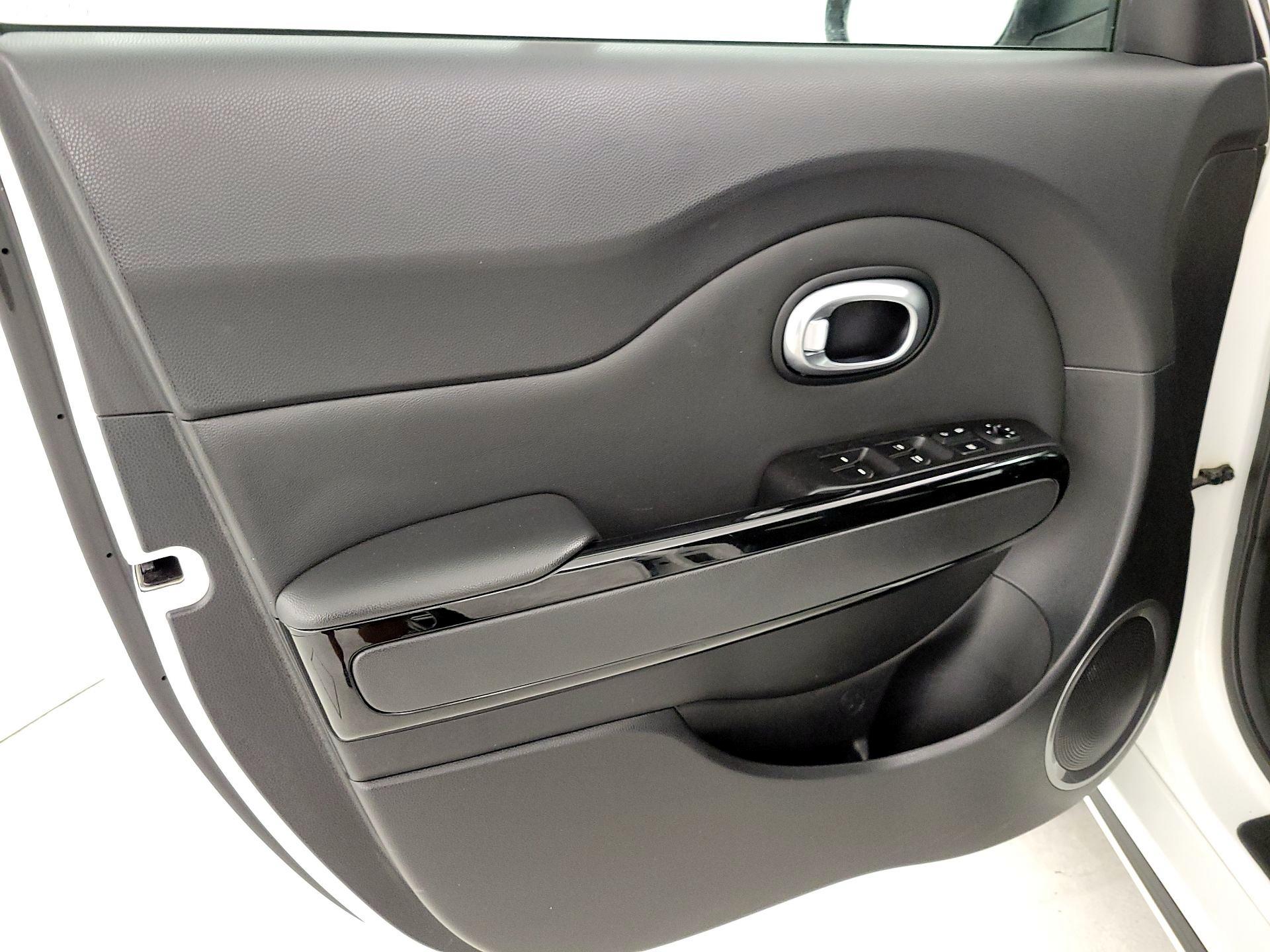Thumbnail: 2016 Kia Soul - 12