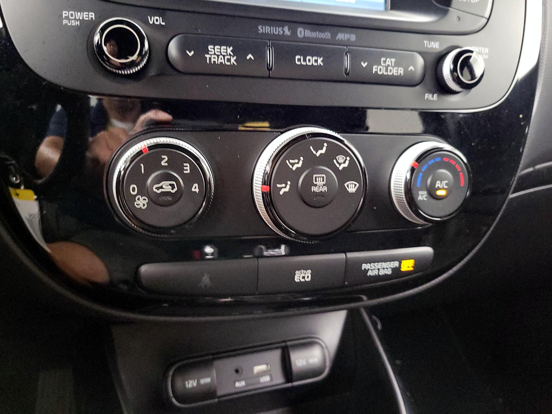 Thumbnail: 2016 Kia Soul - 16