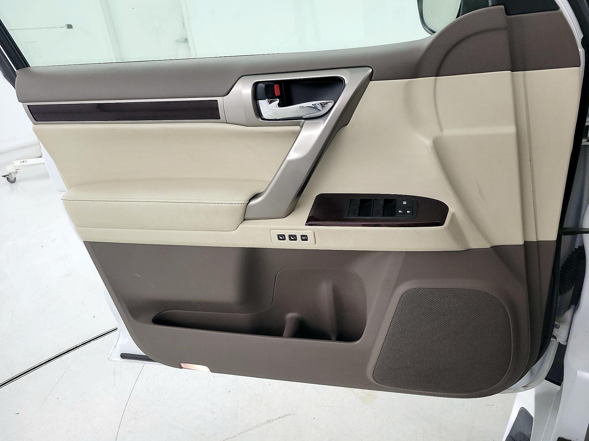 Thumbnail: 2014 Lexus GX - 12