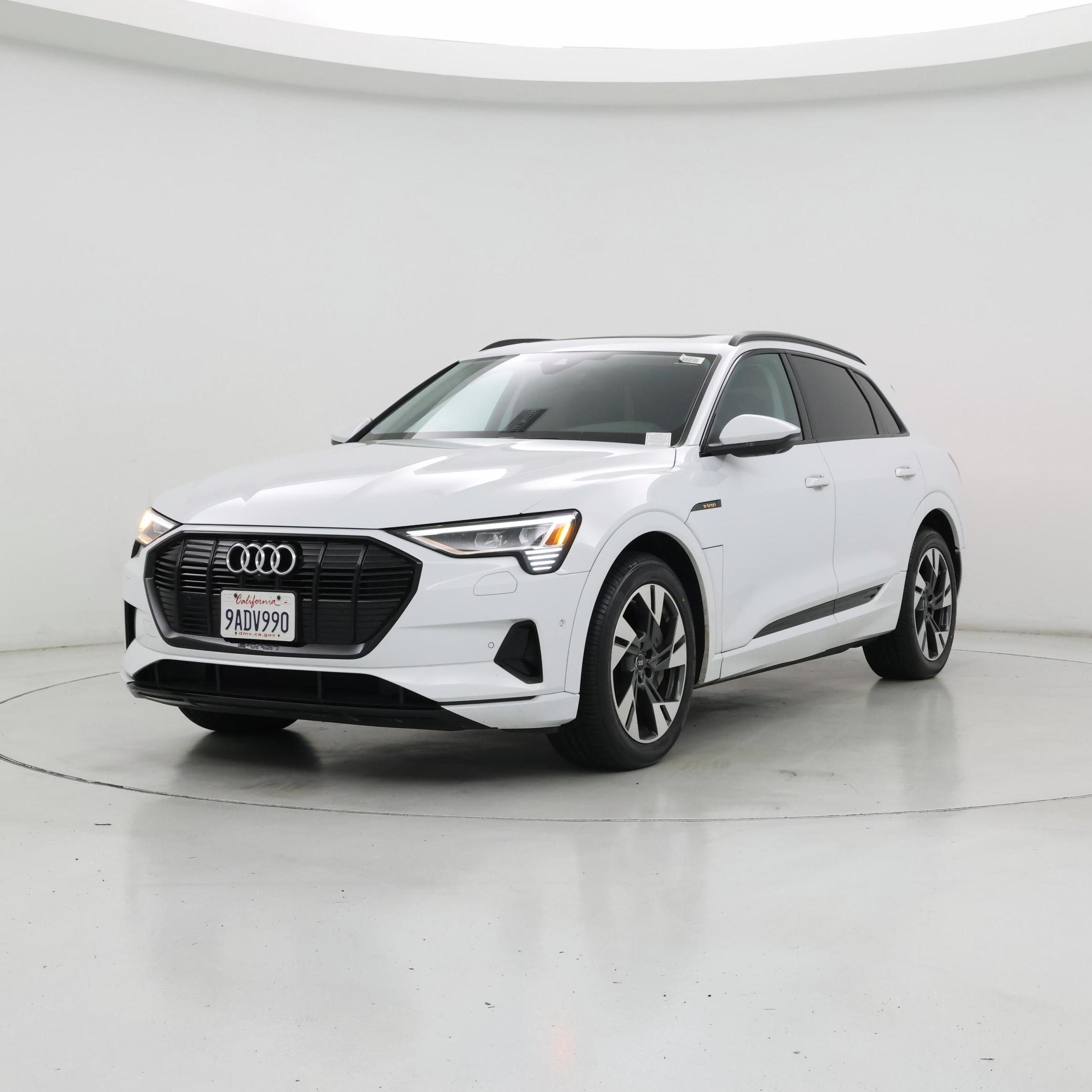 Thumbnail: 2022 Audi e-tron - 4