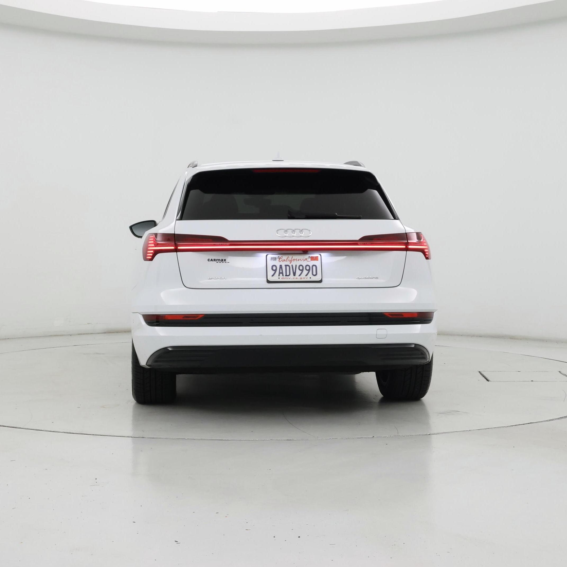 Thumbnail: 2022 Audi e-tron - 6
