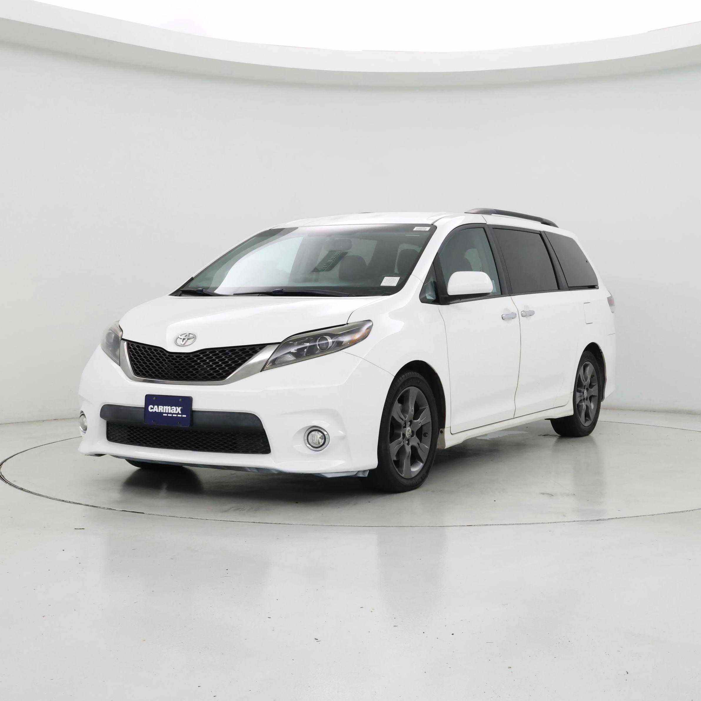 Thumbnail: 2016 Toyota Sienna - 4