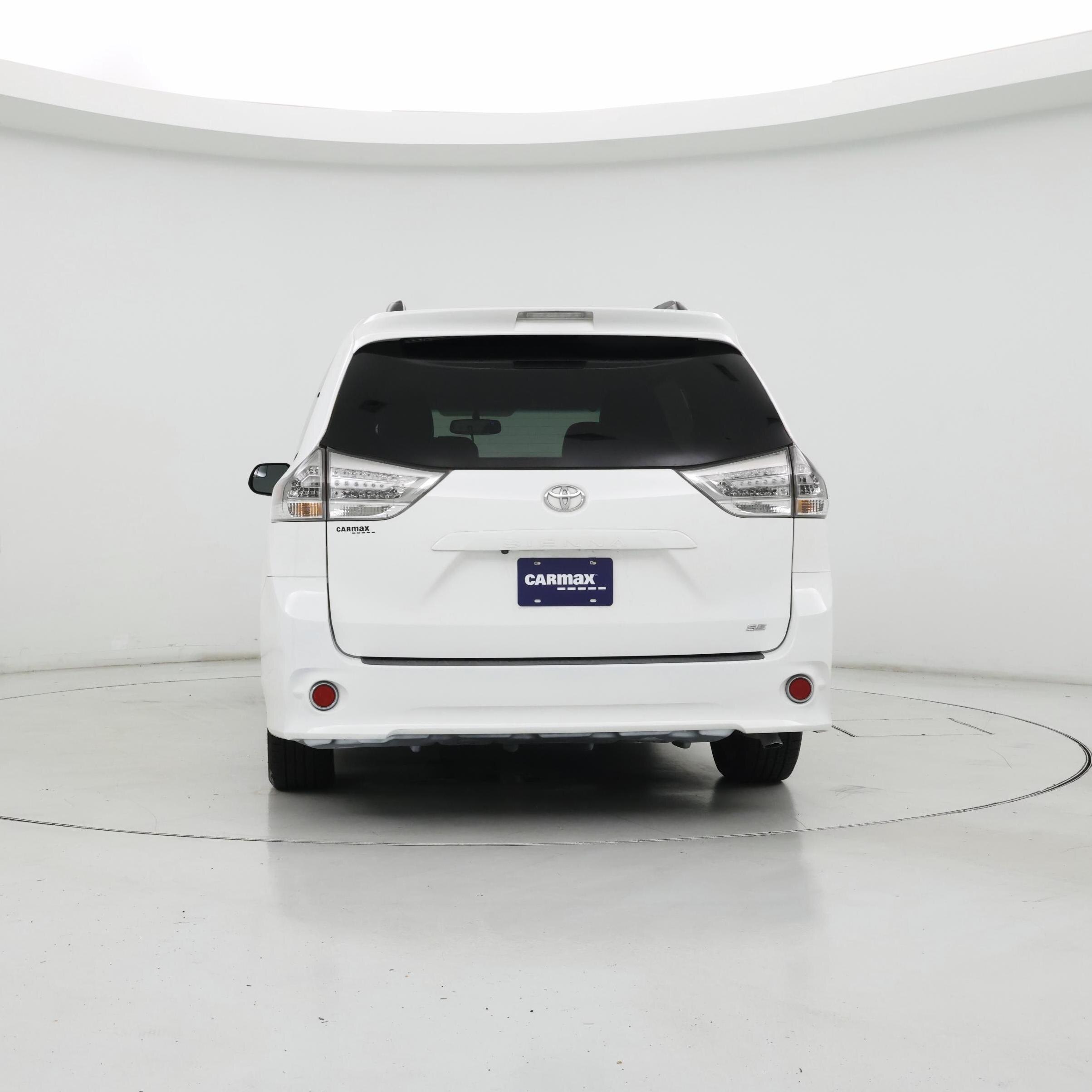 Thumbnail: 2016 Toyota Sienna - 6