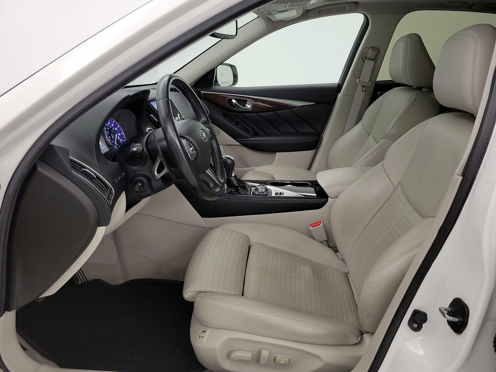 Thumbnail: 2015 INFINITI Q50 - 11