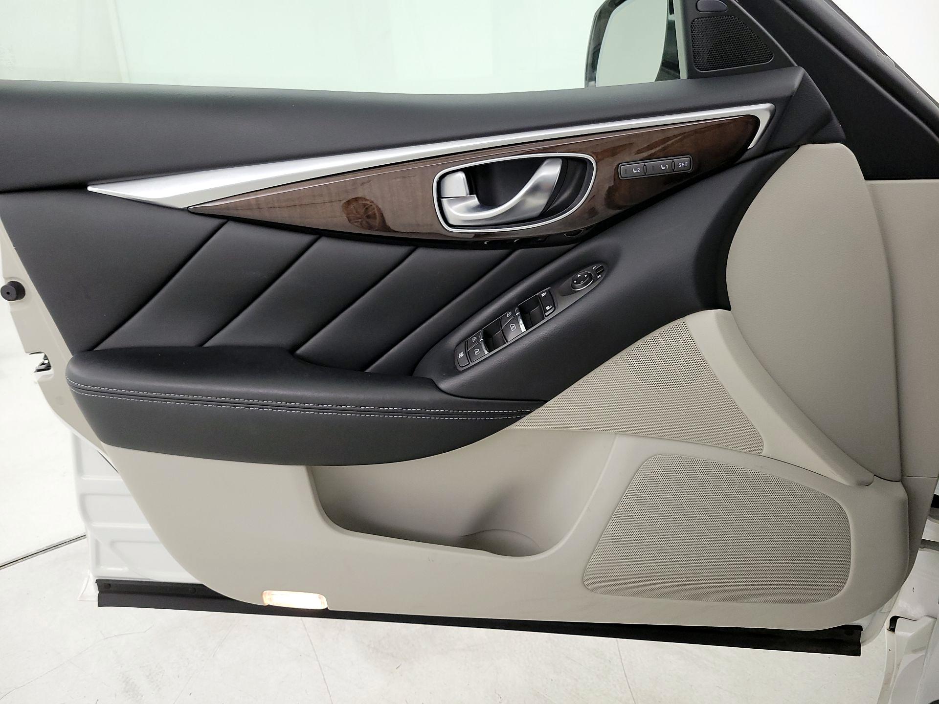 Thumbnail: 2015 INFINITI Q50 - 12