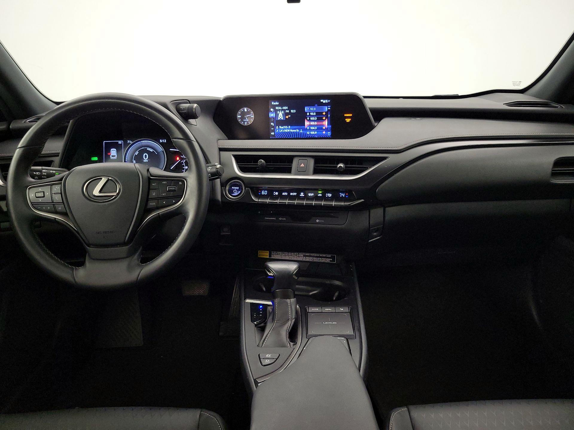 Thumbnail: 2022 Lexus UX - 9