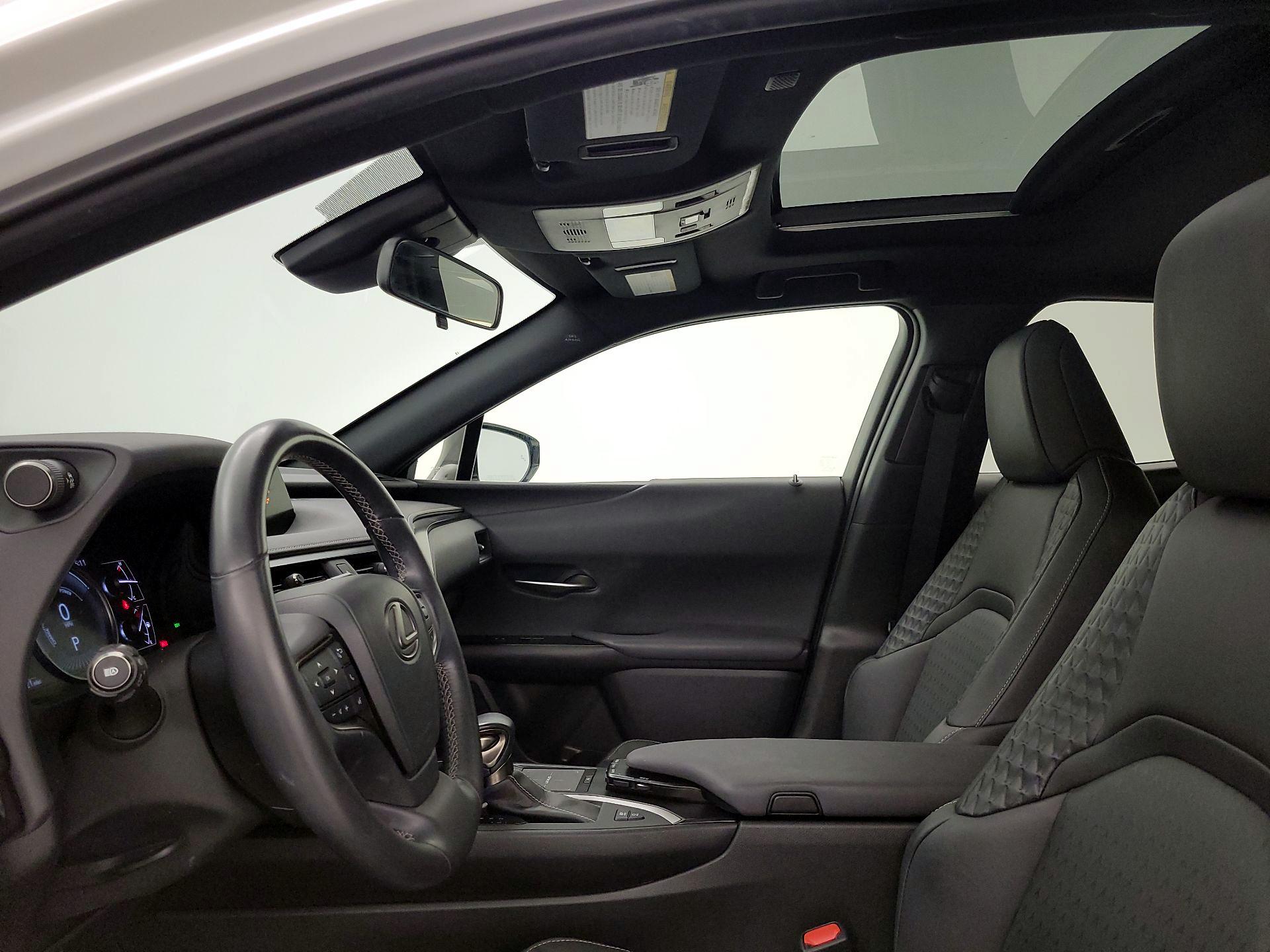 Thumbnail: 2022 Lexus UX - 19