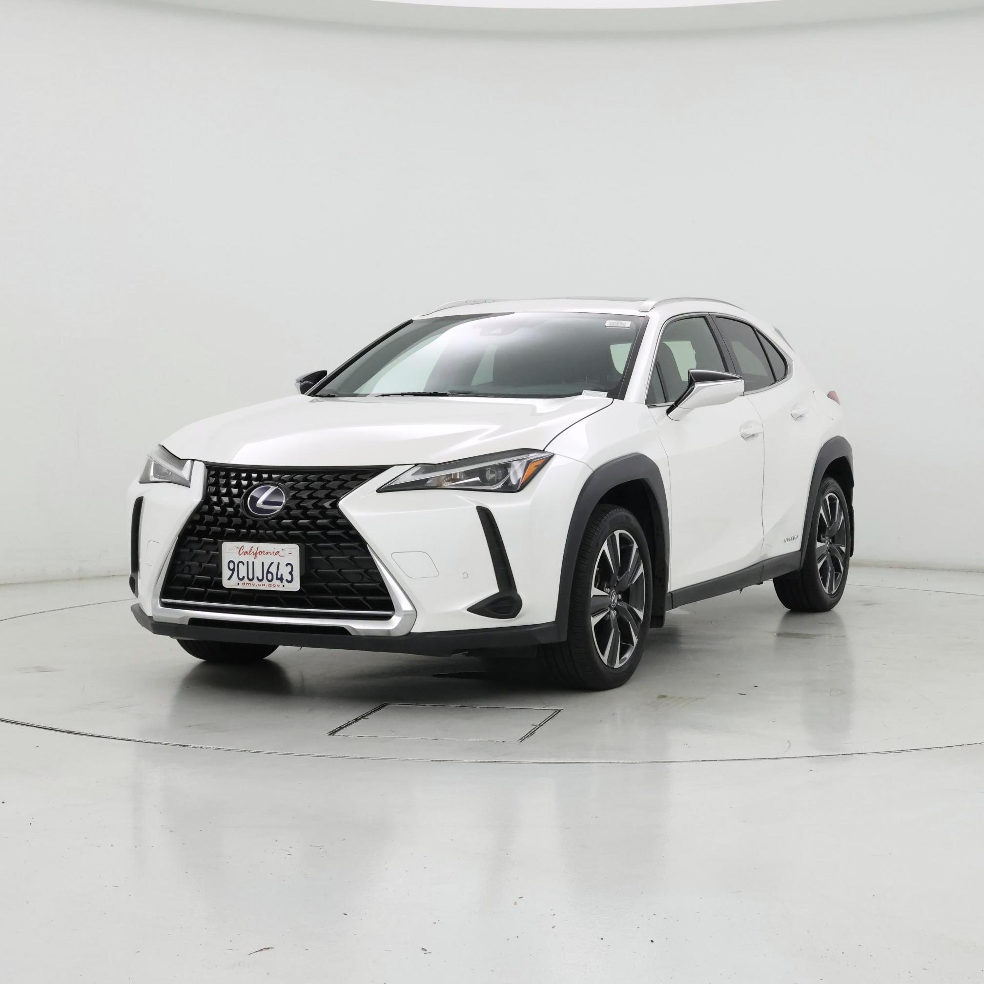 Thumbnail: 2022 Lexus UX - 4