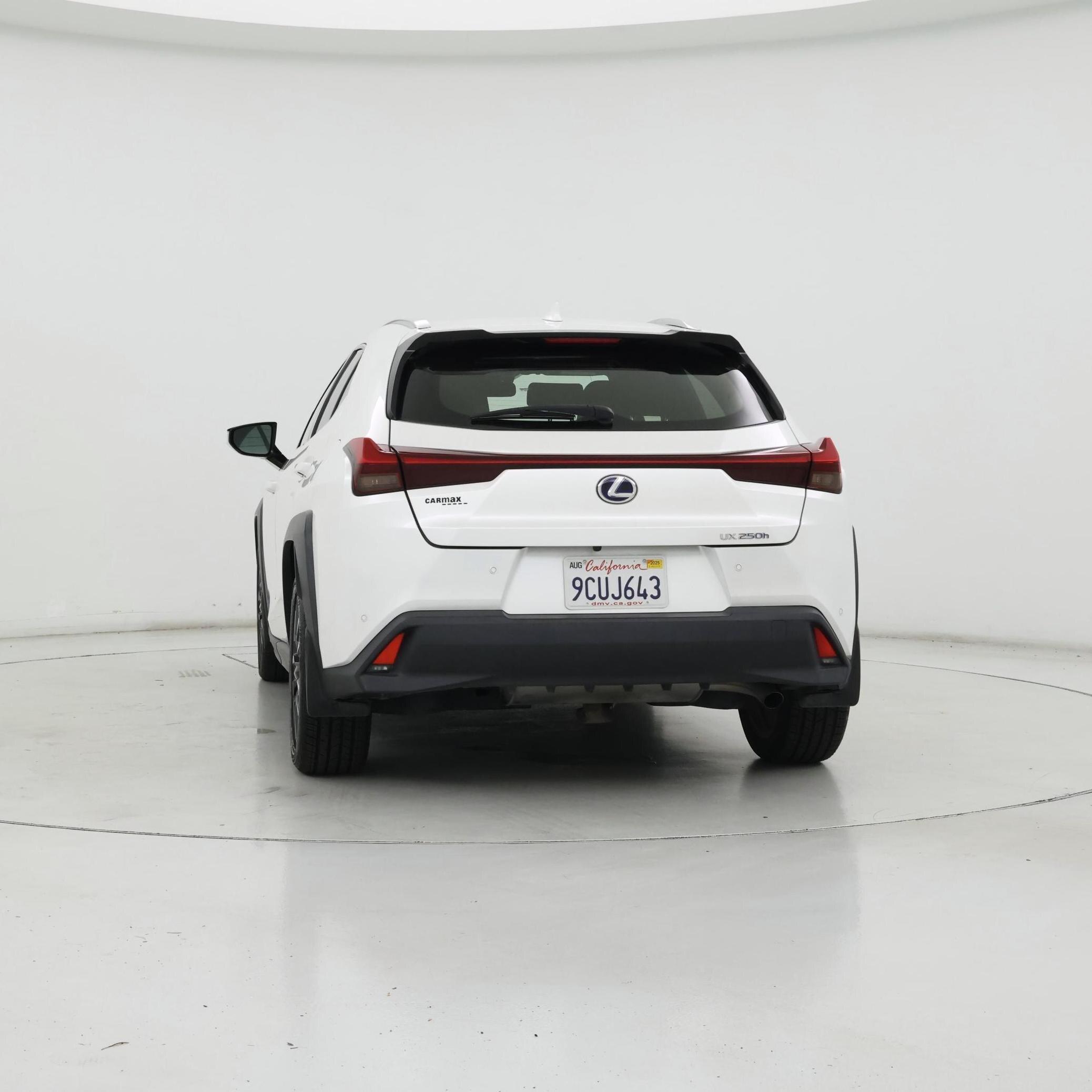 Thumbnail: 2022 Lexus UX - 6