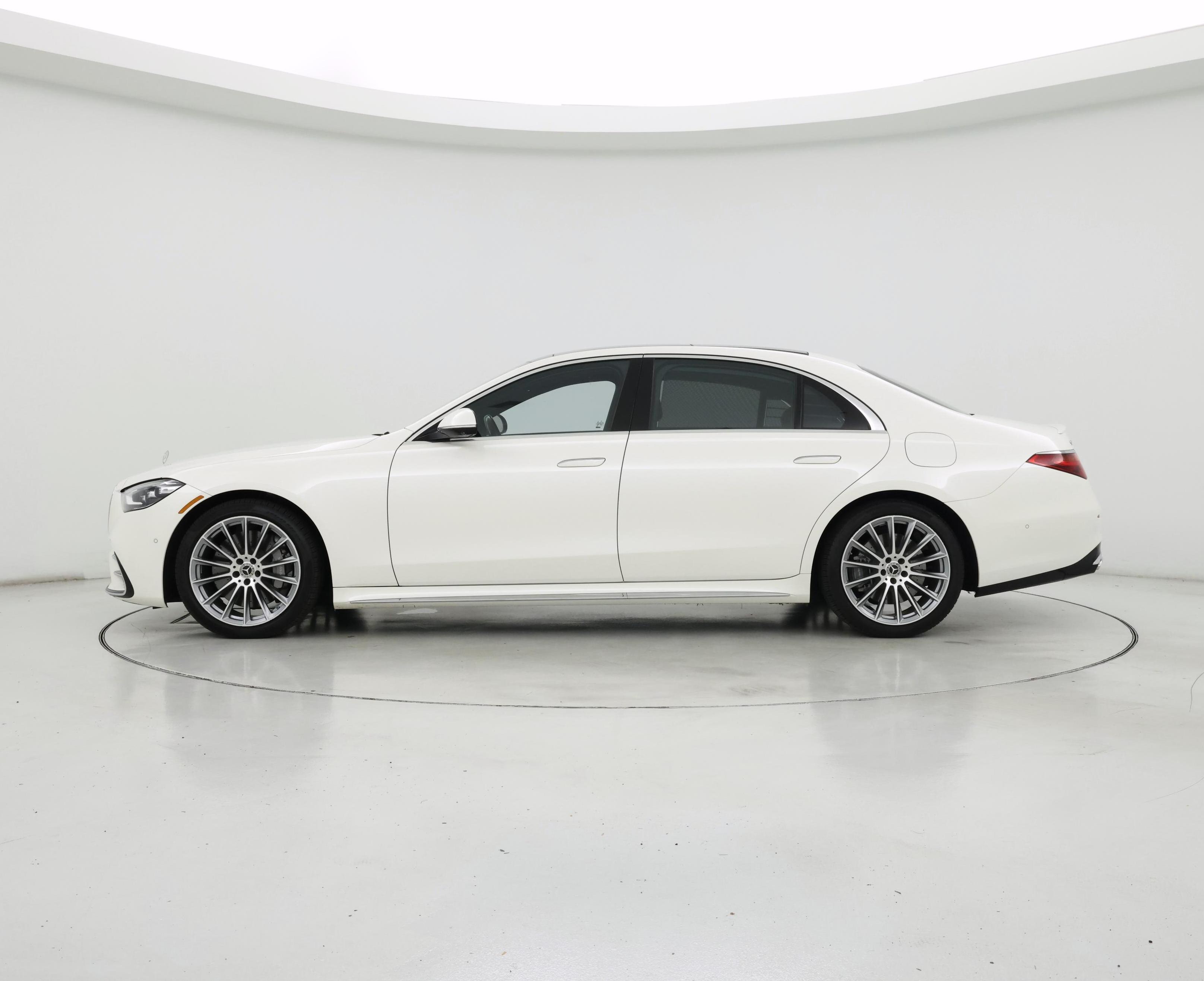 Thumbnail: 2023 Mercedes-Benz S-Class - 3