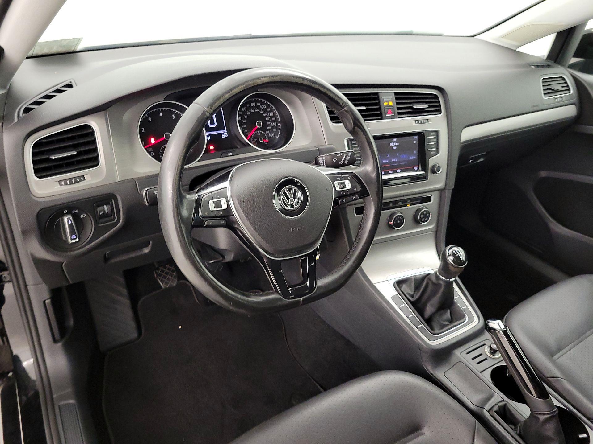 Thumbnail: 2015 Volkswagen Golf - 9